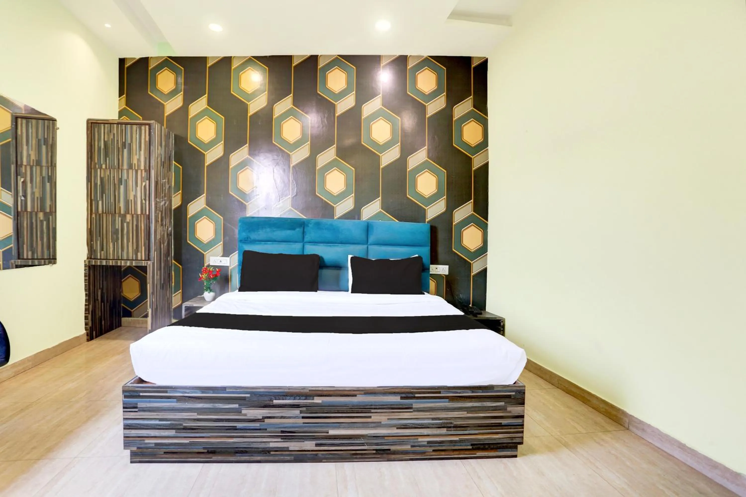 Lobby or reception, Bed in OYO Hotel O Alpine Inn