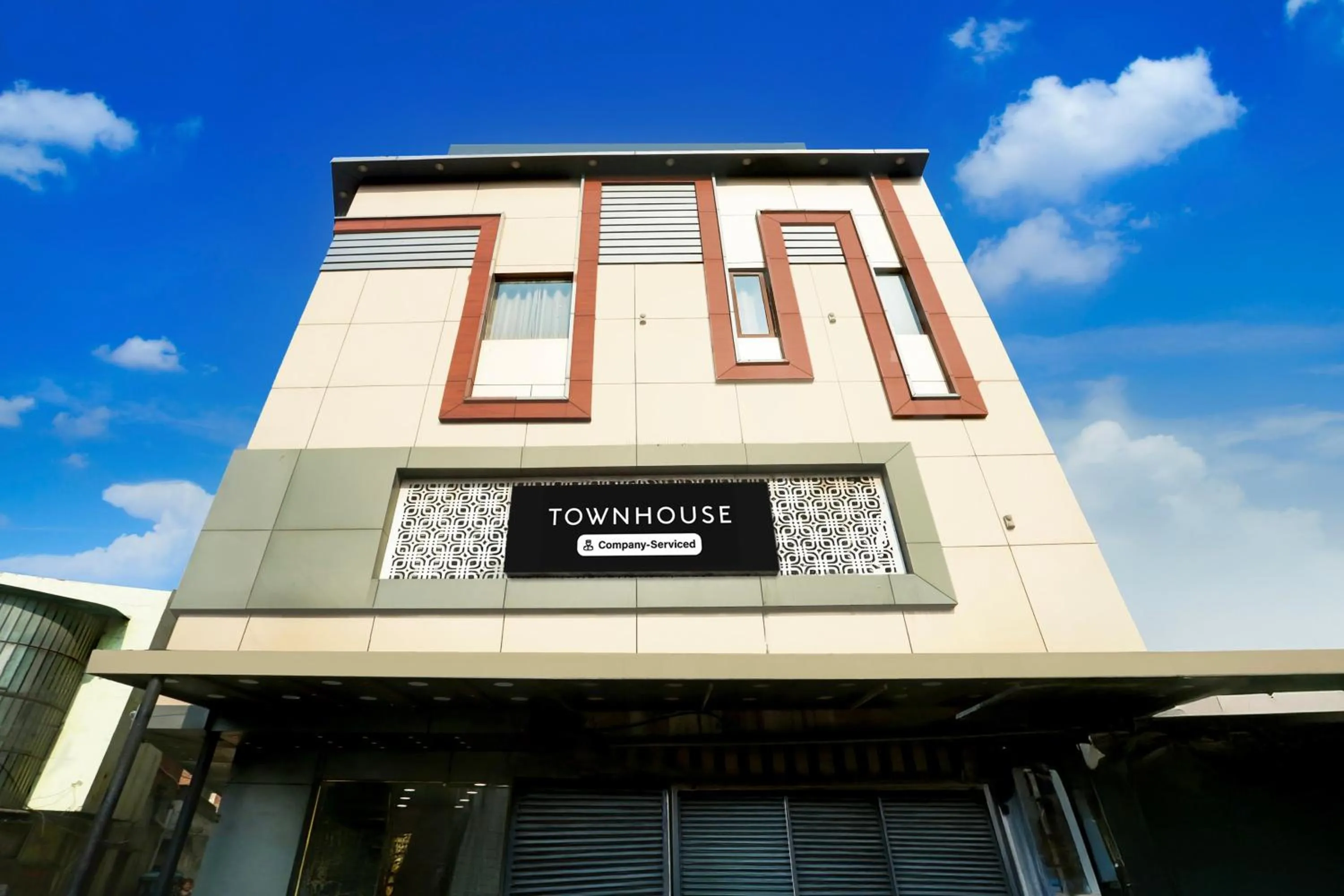 Facade/entrance in OYO Hotel O Alpine Inn