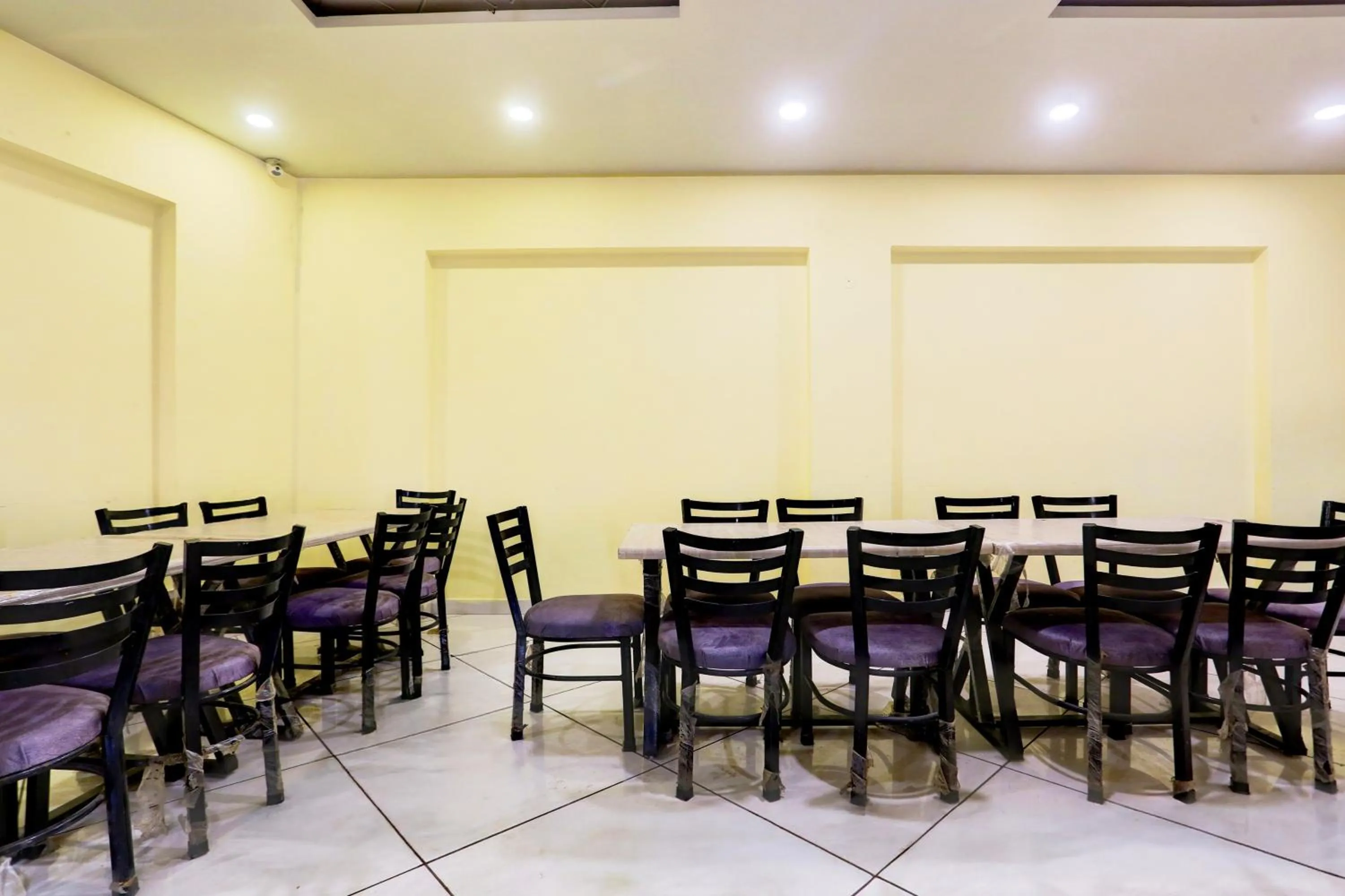 Lobby or reception in OYO Hotel O Alpine Inn