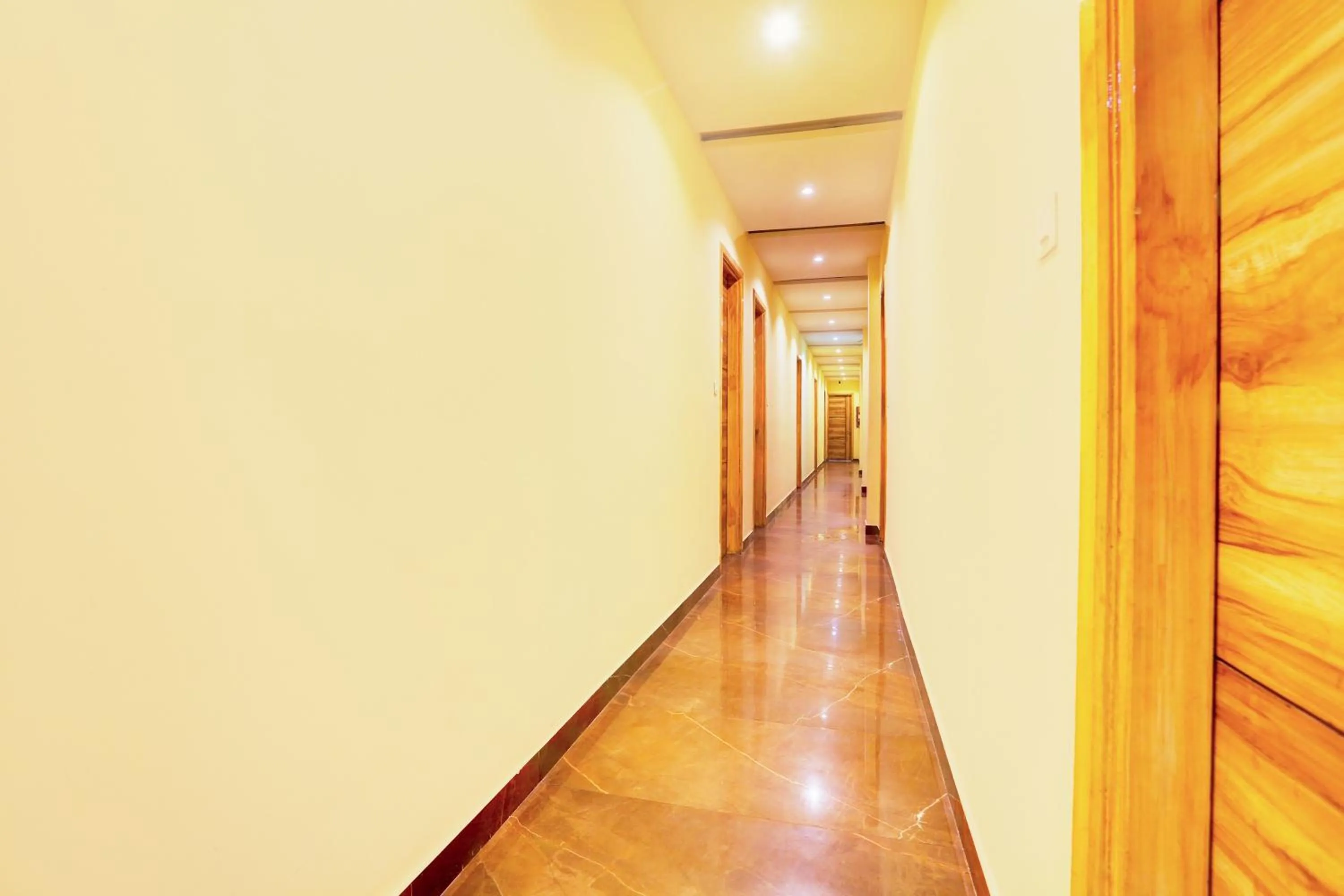 Lobby or reception in OYO Hotel O Alpine Inn