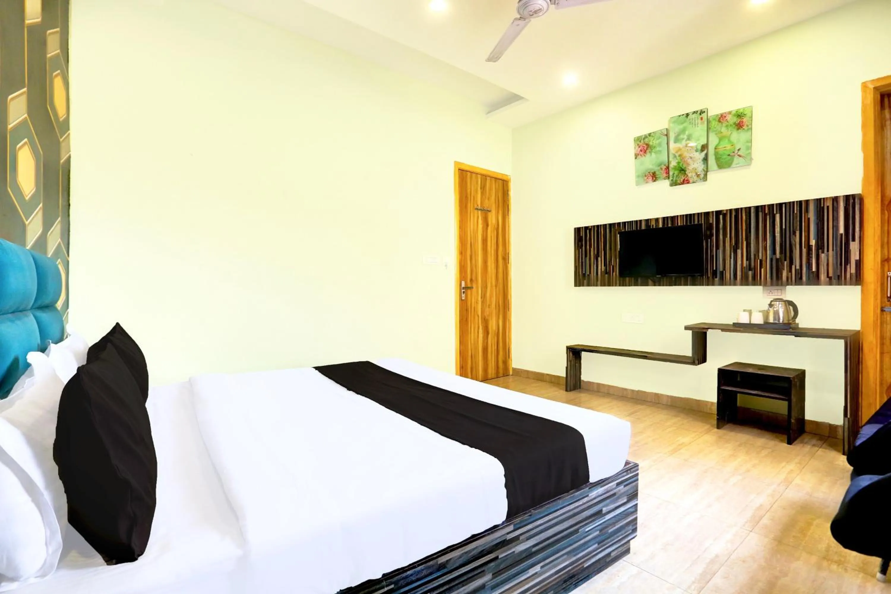 Bedroom, Bed in OYO Hotel O Alpine Inn