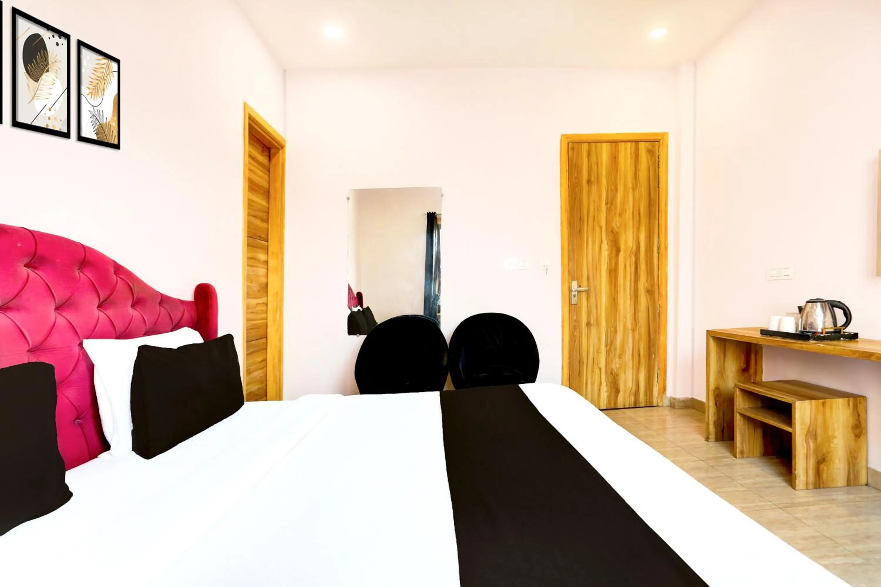 Bedroom, Bed in OYO Hotel O Alpine Inn