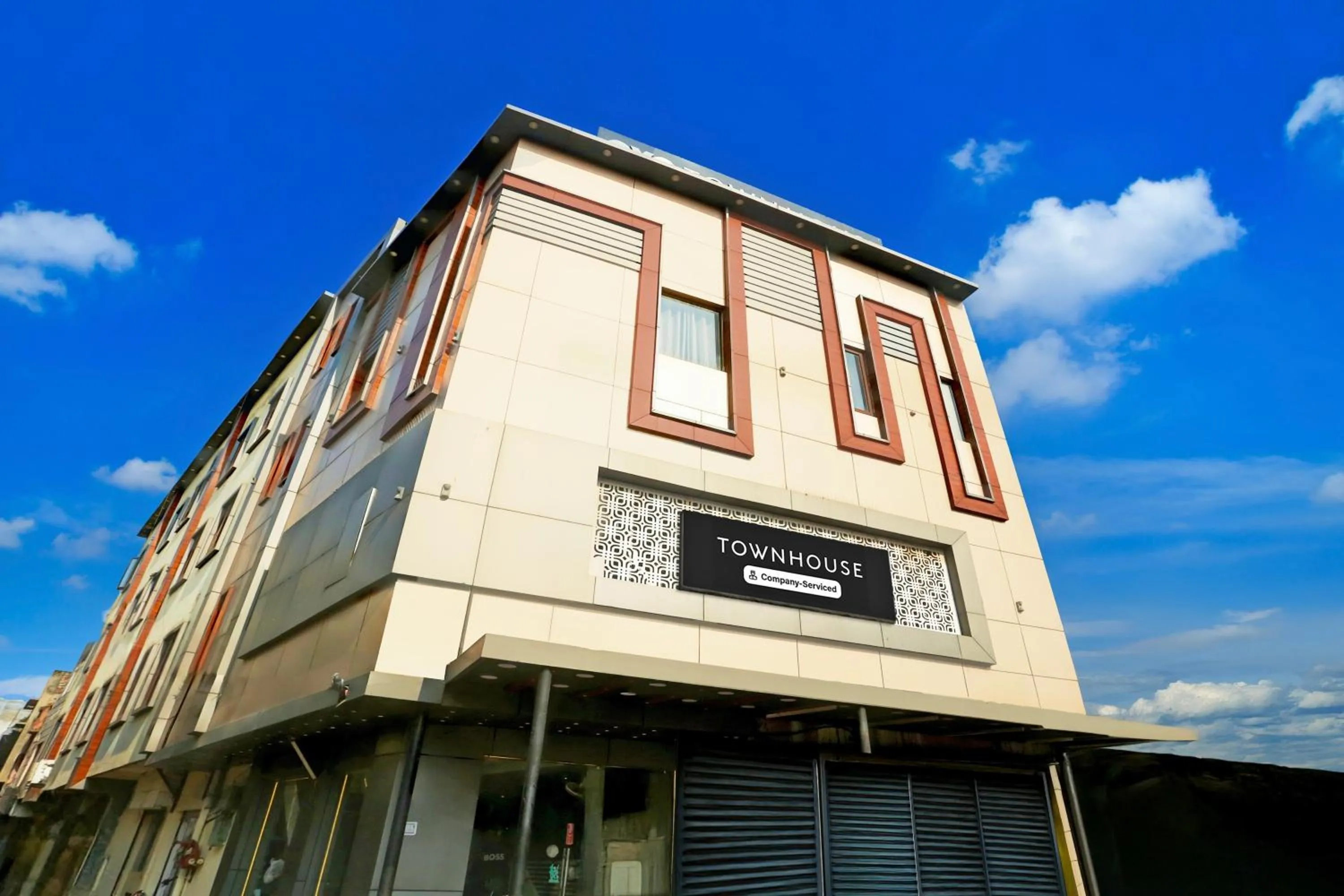 Facade/entrance in OYO Hotel O Alpine Inn