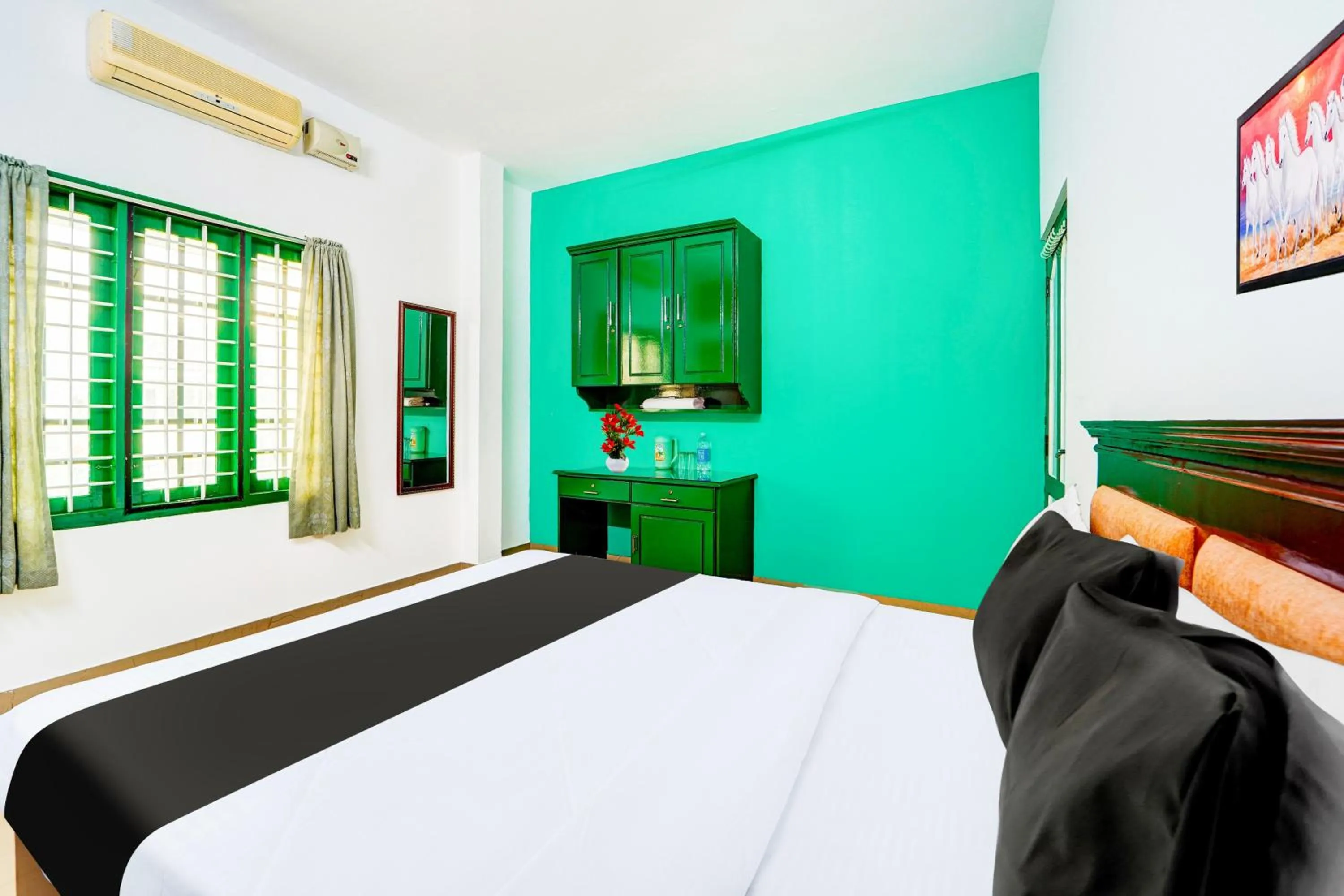 Bedroom, Bed in Super Hotel O Vennala Near Palarivattom