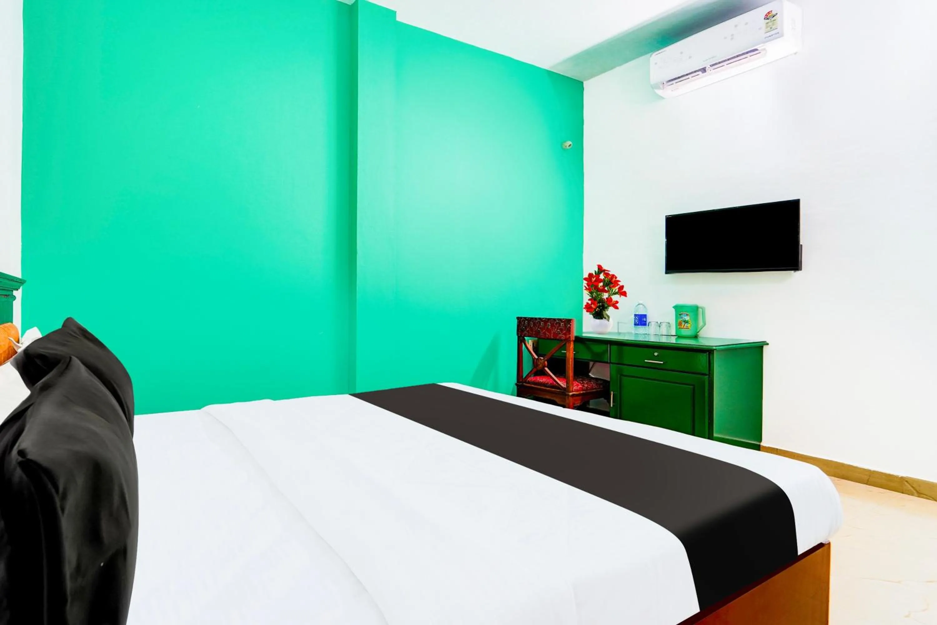 Bedroom, Bed in Super Hotel O Vennala Near Palarivattom