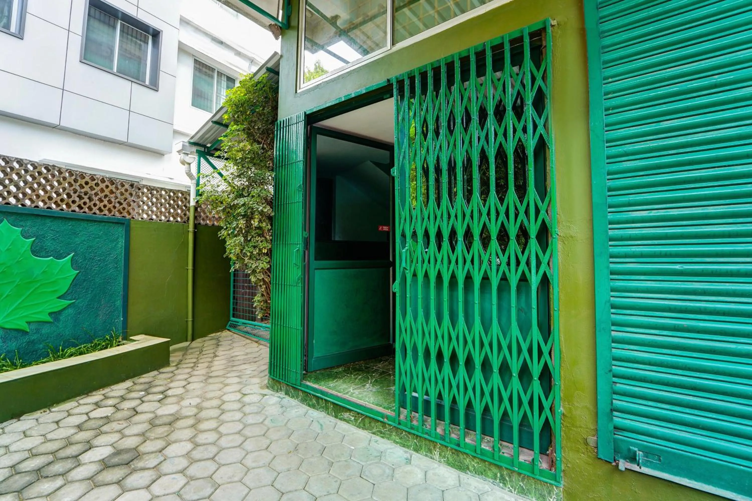 Facade/entrance in Hotel O Vennala Near Palarivattom