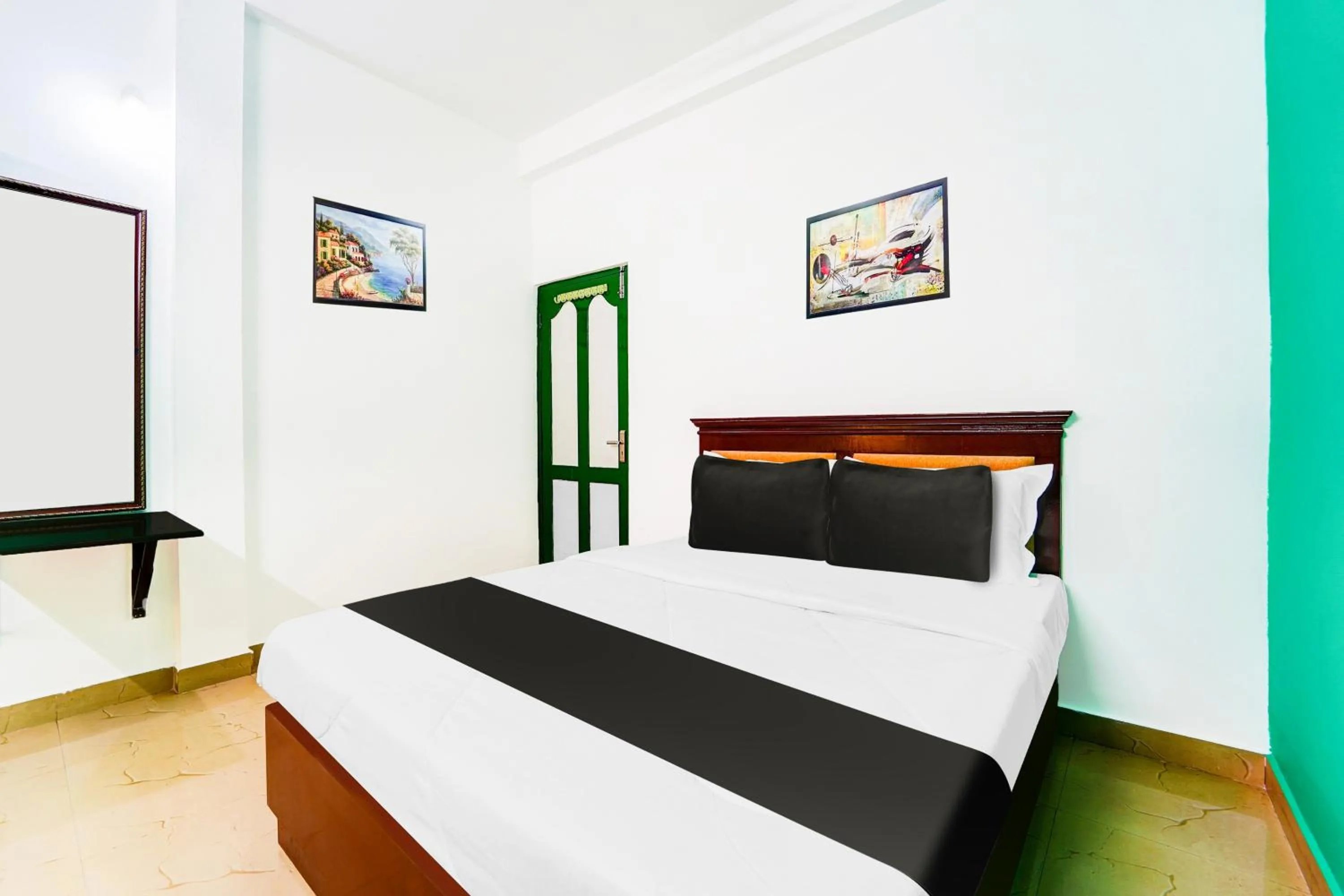 Bedroom, Bed in Super Hotel O Vennala Near Palarivattom