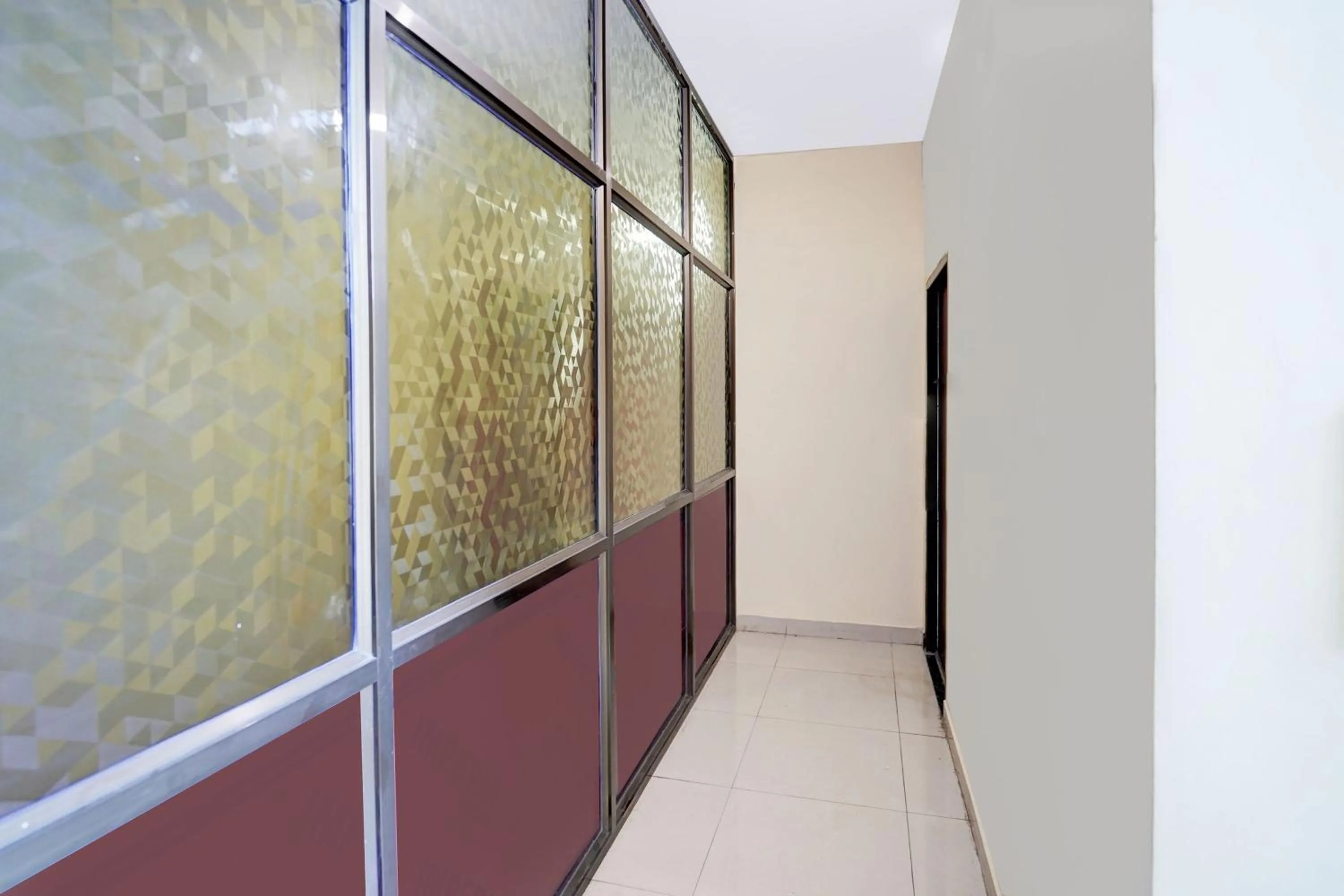 Lobby or reception in Super Hotel O BLW Kakarmatta Near Banaras Junction