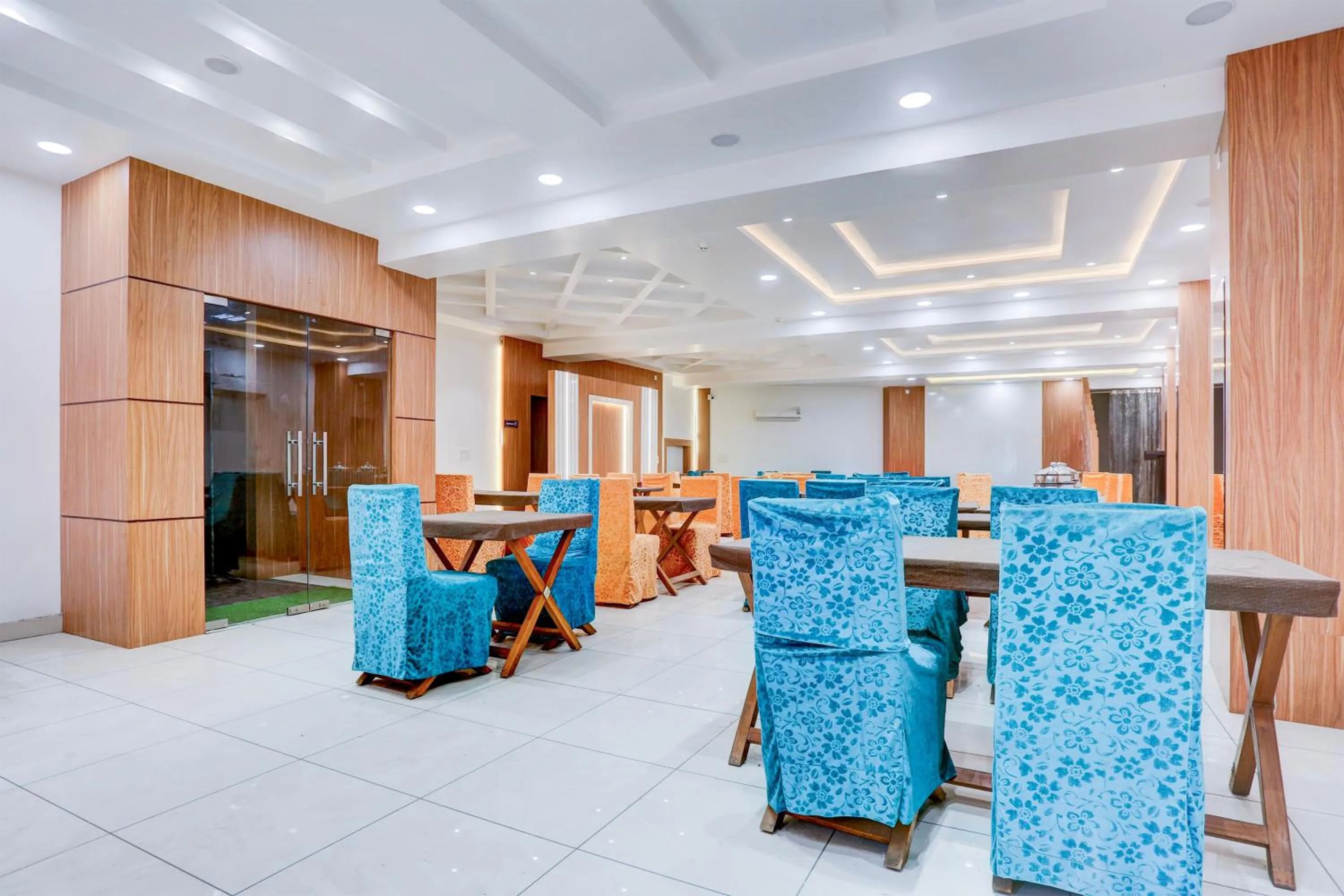 Restaurant/places to eat in Townhouse Model Town Rohtak Formerly Hotel Tathastu