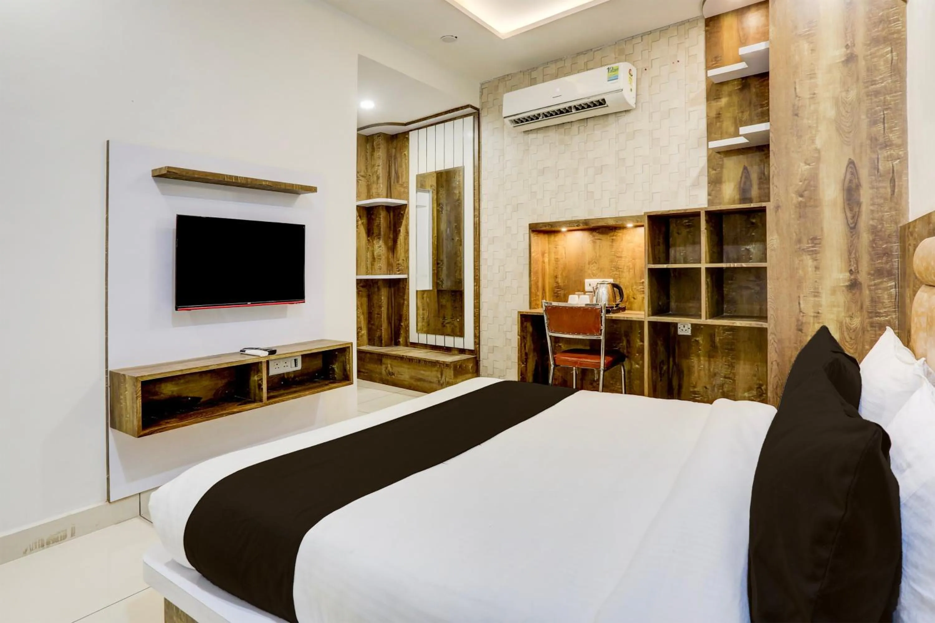 Bedroom, Bed in Townhouse Model Town Rohtak Formerly Hotel Tathastu