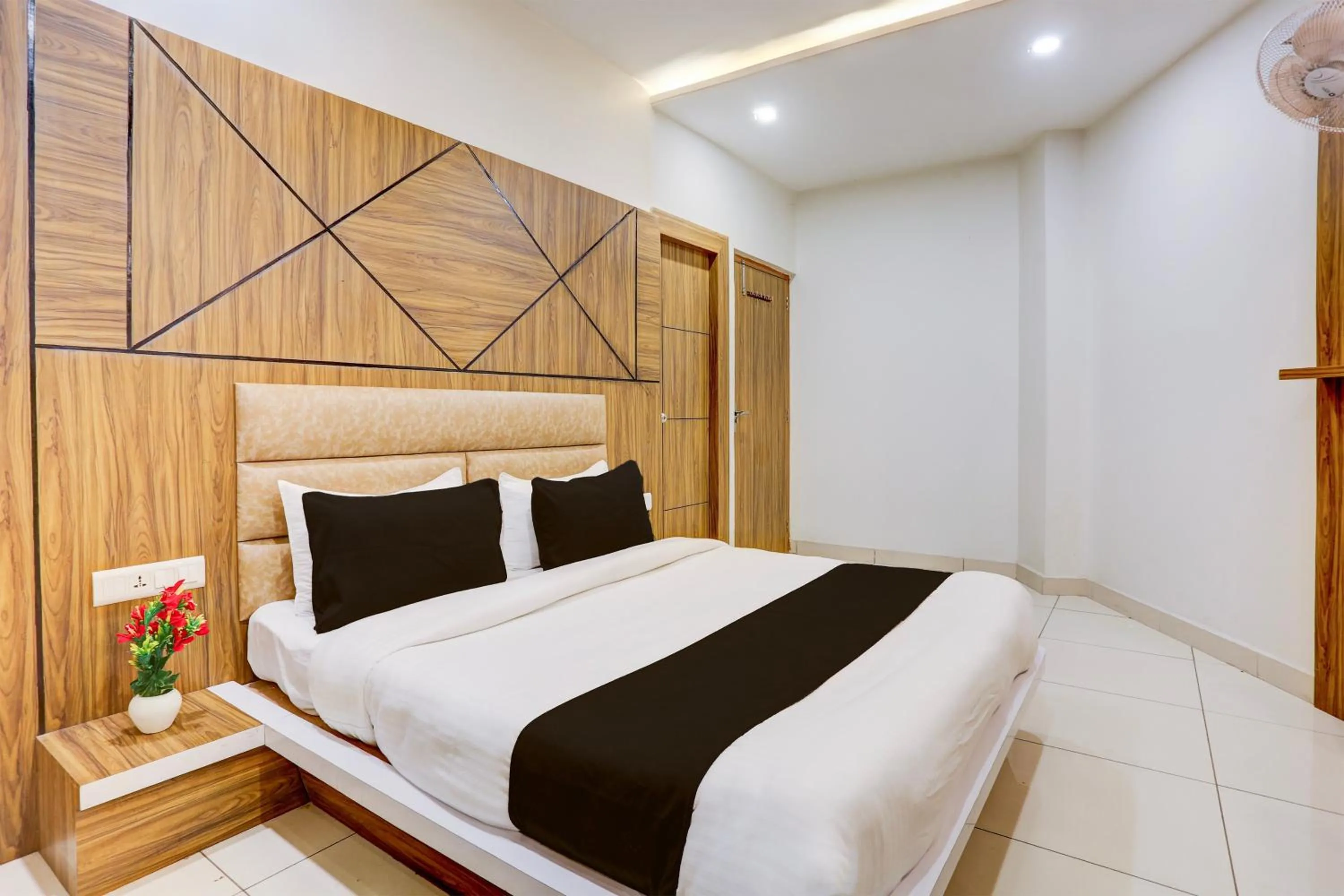 Bedroom, Bed in Townhouse Model Town Rohtak Formerly Hotel Tathastu