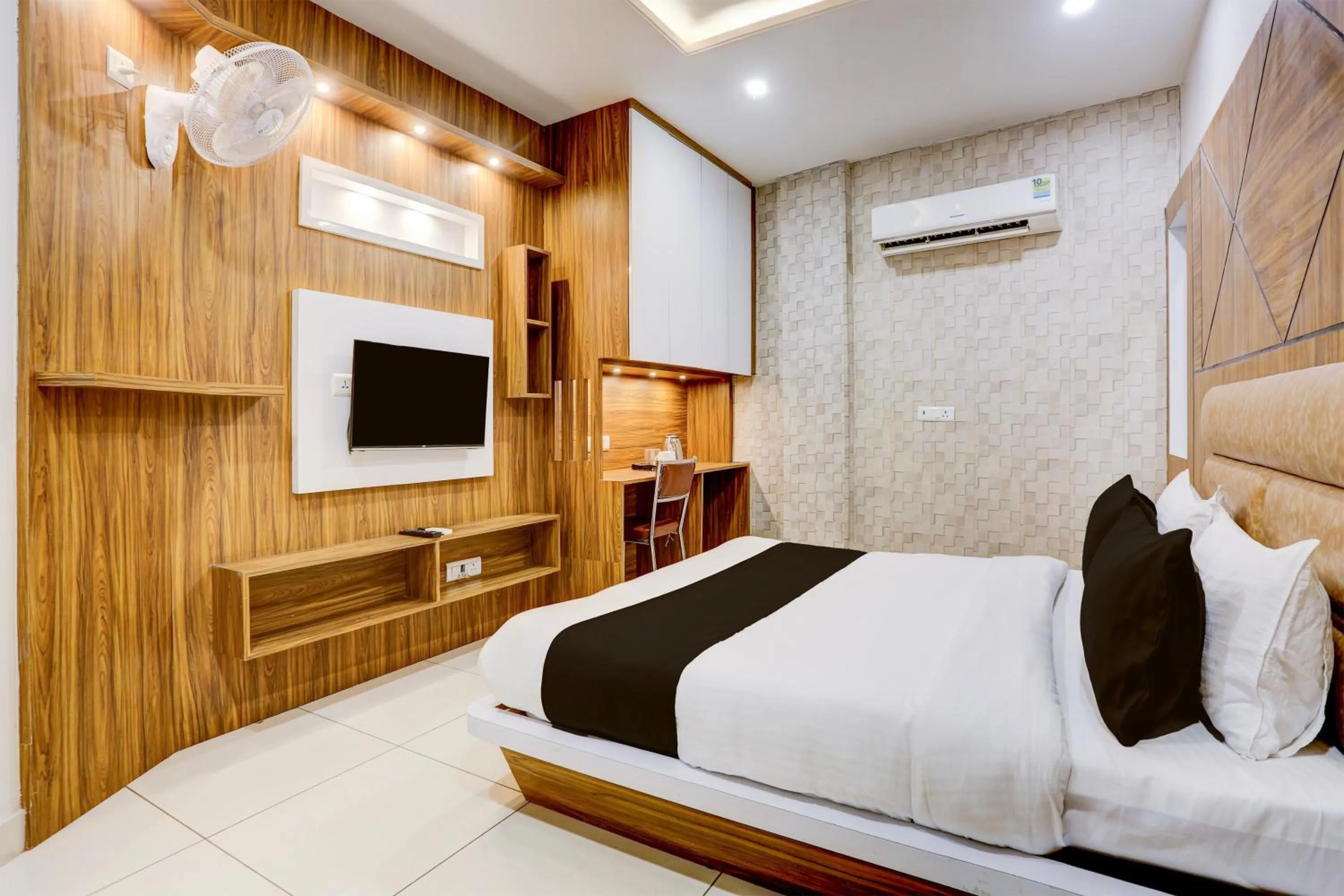 Bedroom, Bed in Townhouse Model Town Rohtak Formerly Hotel Tathastu