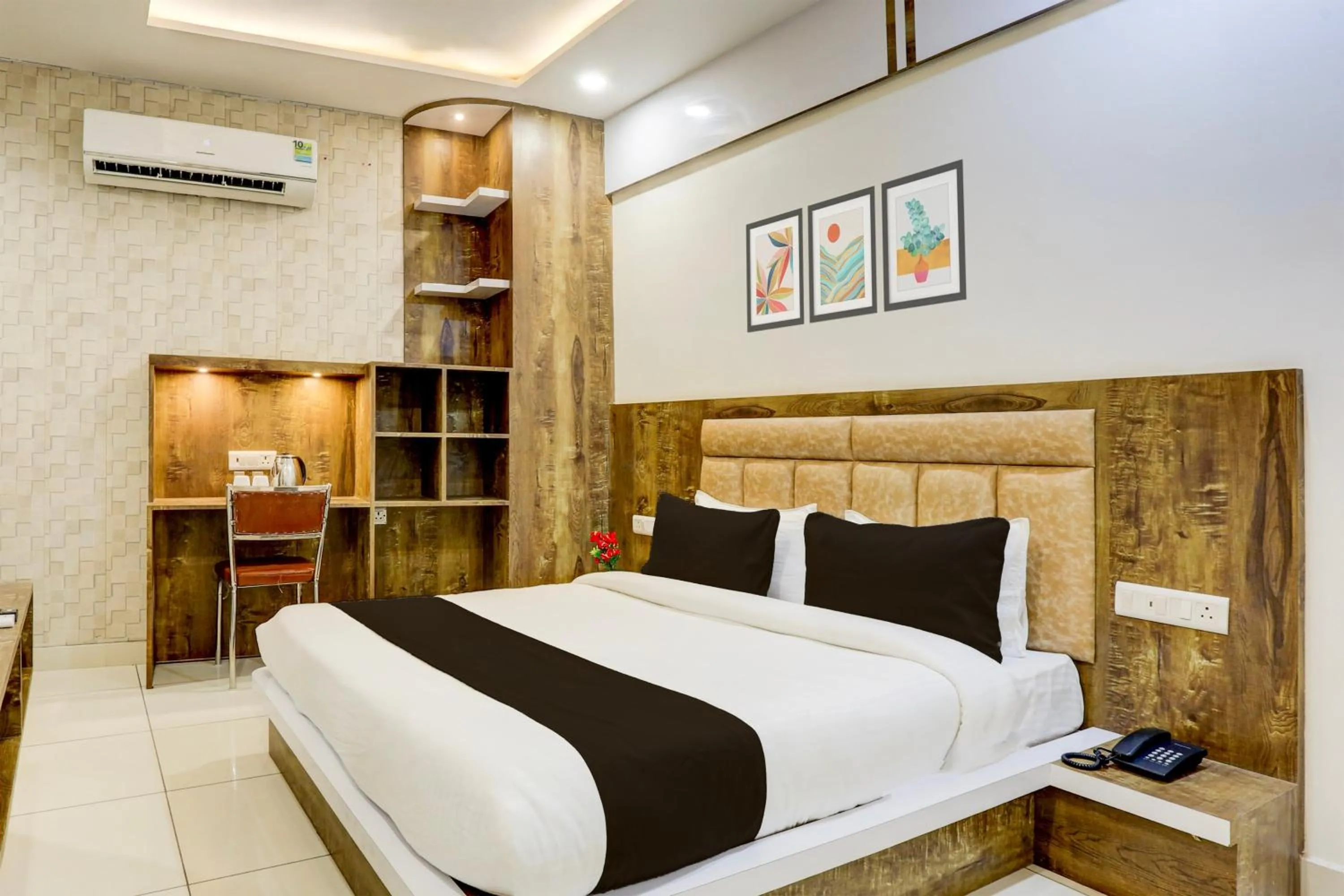 Bedroom, Bed in Townhouse Model Town Rohtak Formerly Hotel Tathastu