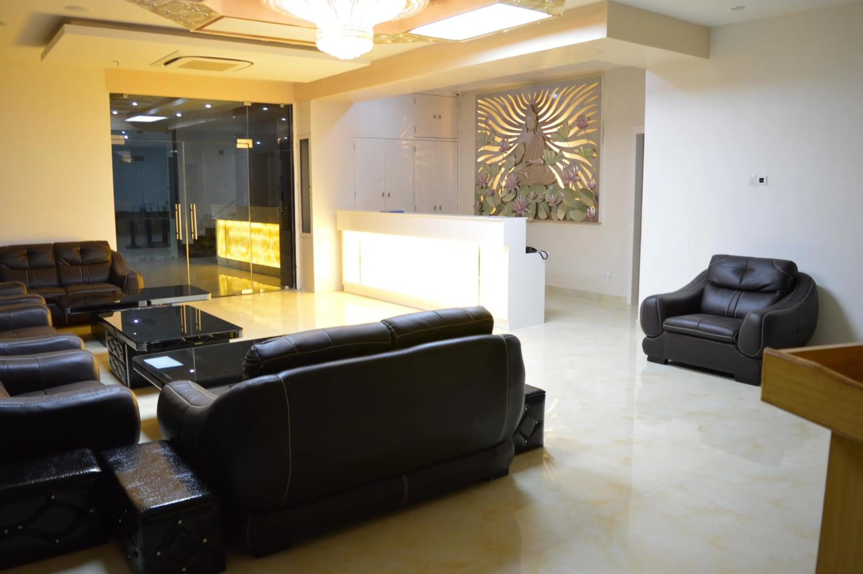 Lobby or reception in Hotel Diamonds Pearl