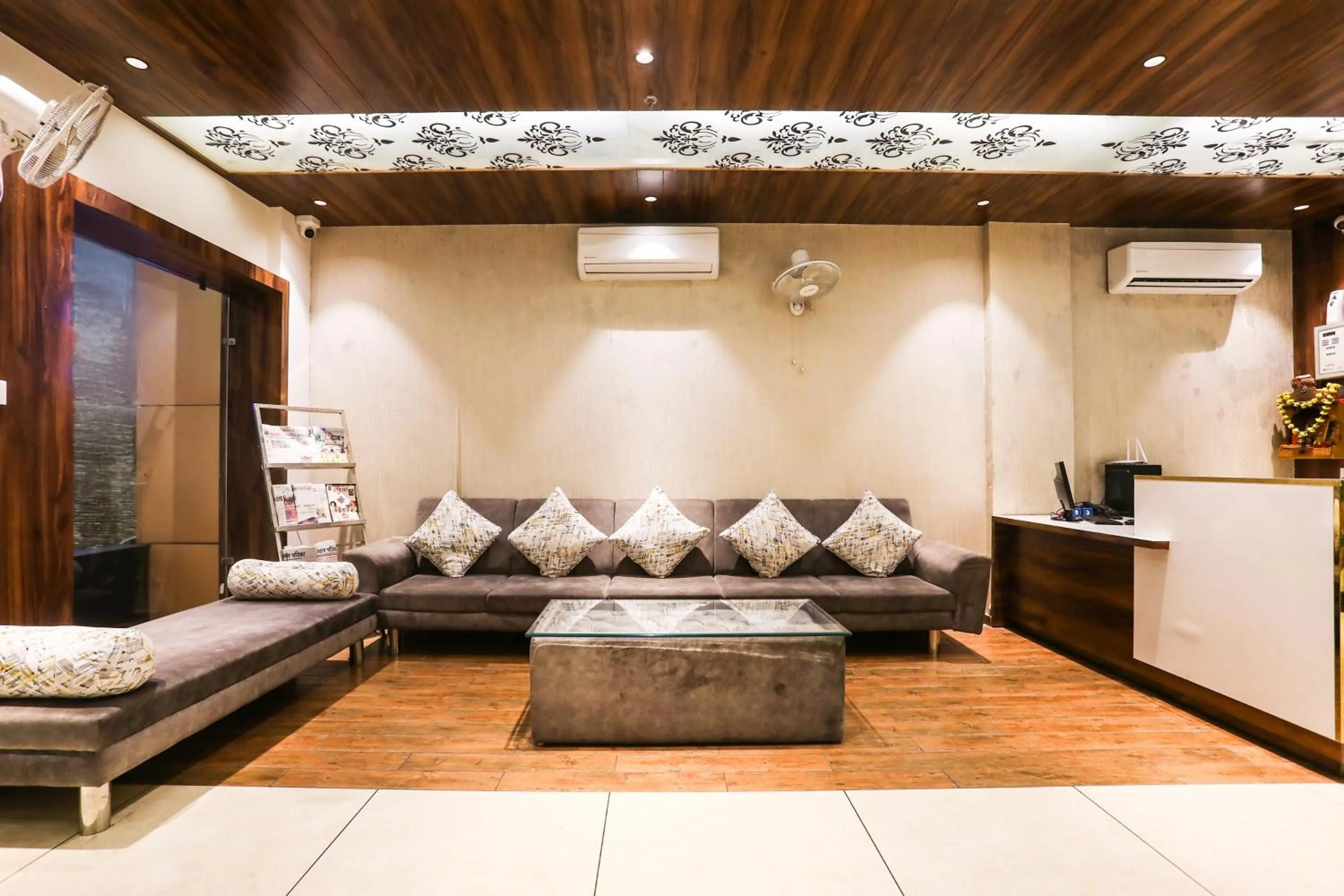 Lobby or reception in Townhouse Kota Airport Formerly Hotel Shaily Royal