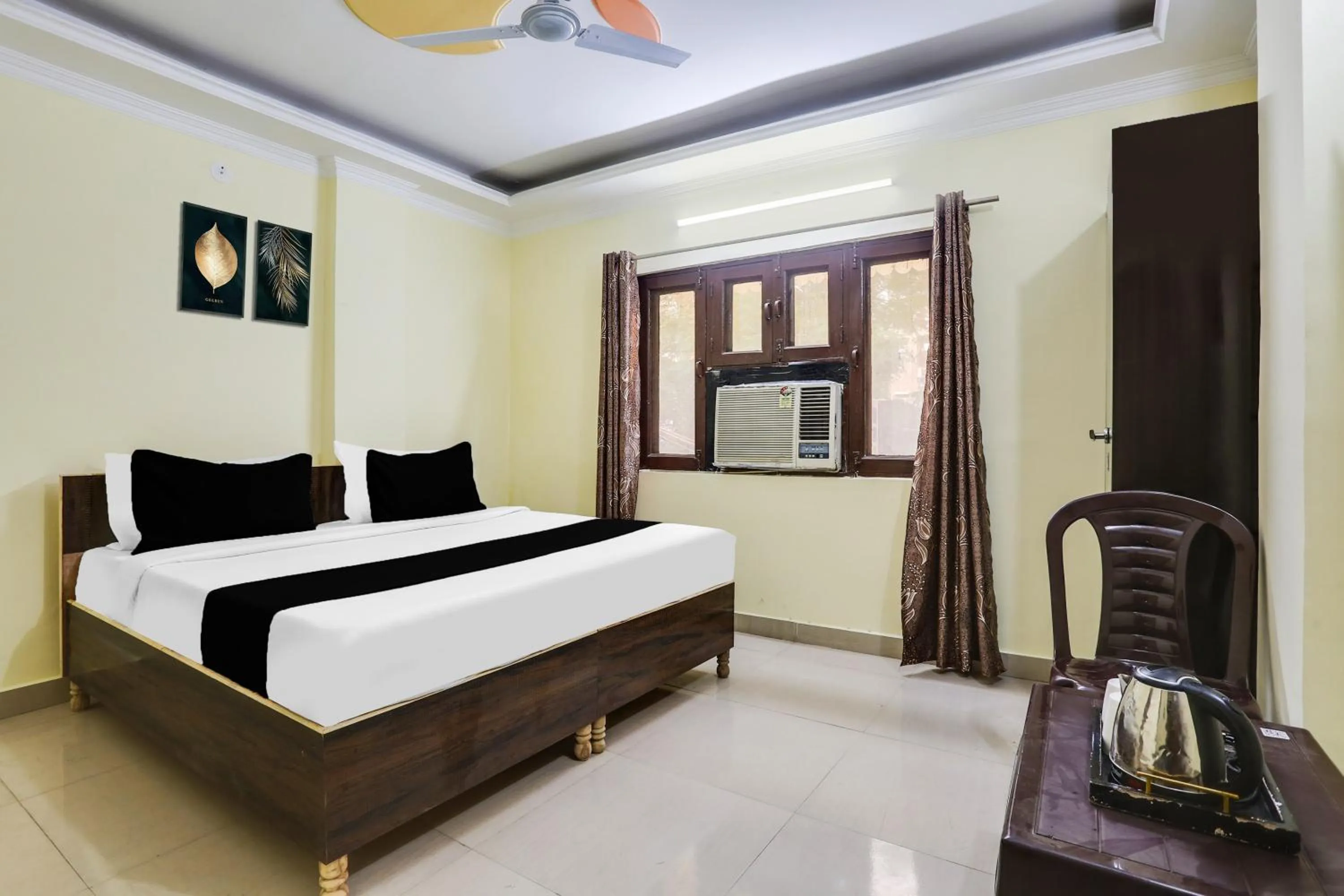 Bedroom, Bed in Super Hotel O Dwarka Metro