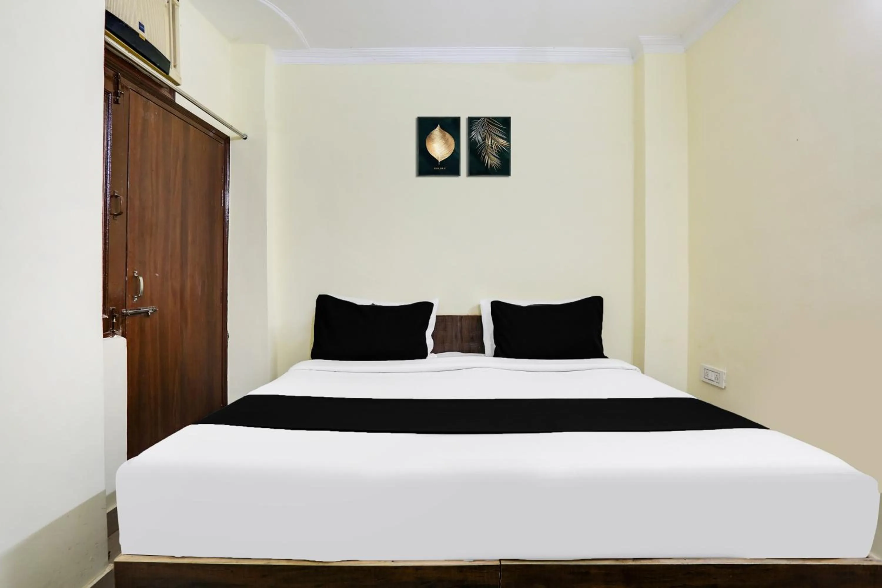 Bedroom, Bed in Super Hotel O Dwarka Metro