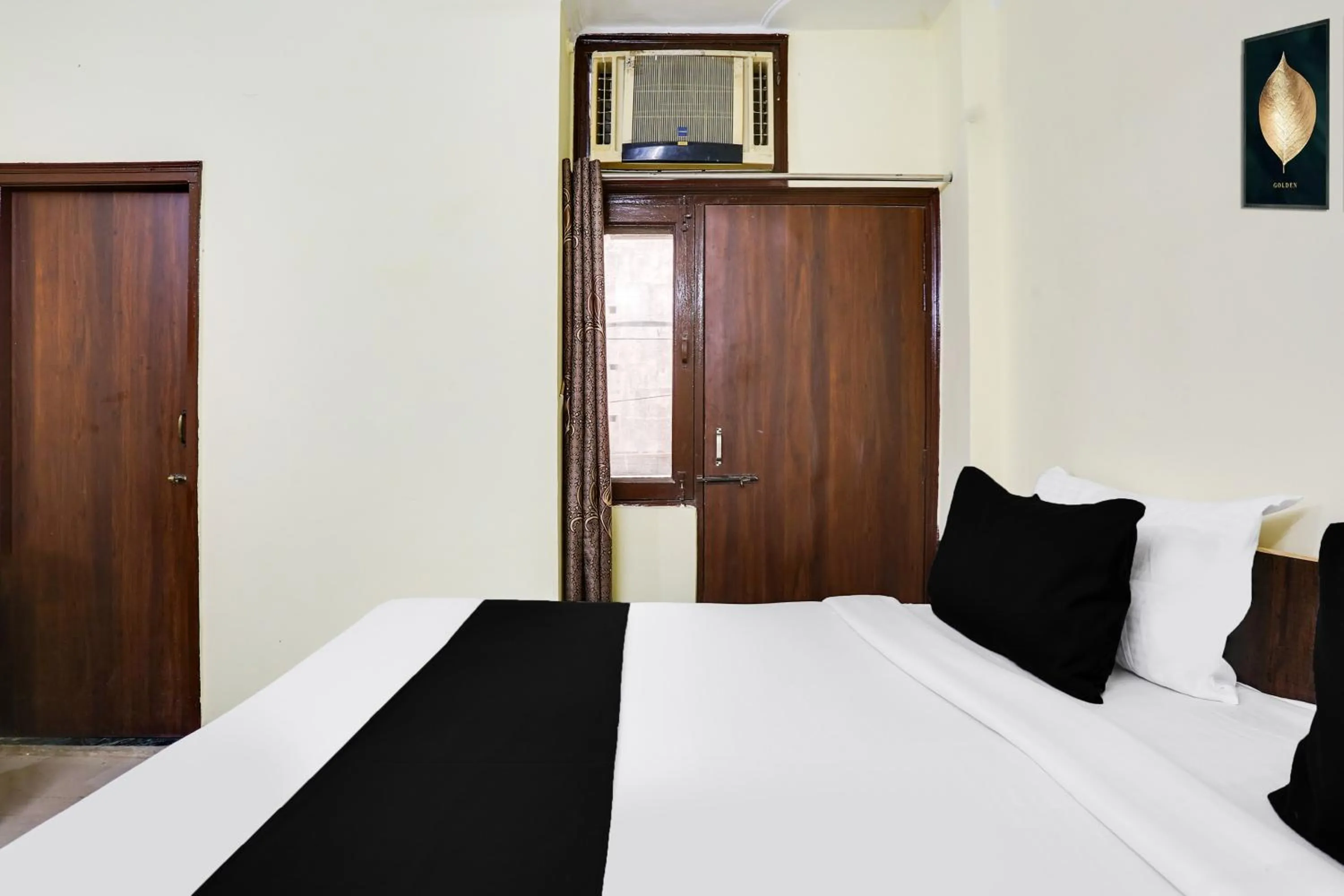 Bedroom, Bed in Super Hotel O Dwarka Metro