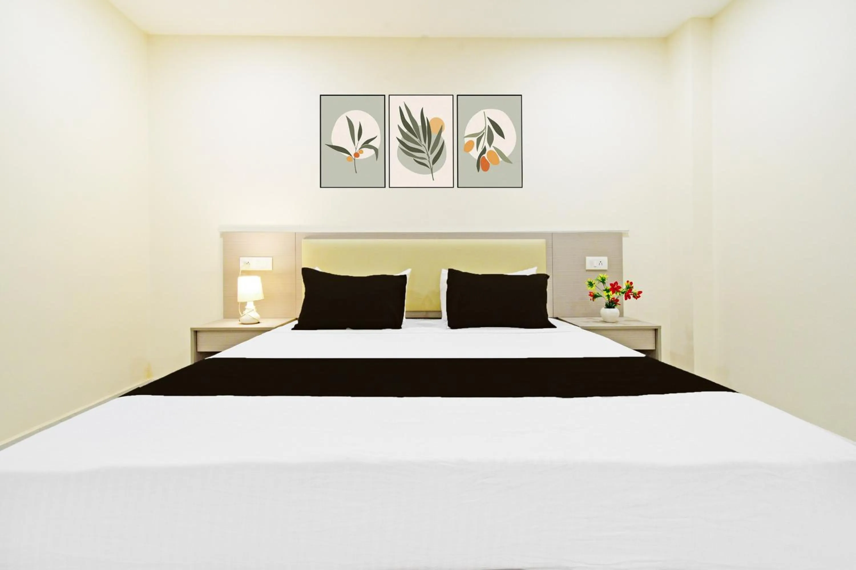 Bedroom, Bed in Super Collection O Sanath Nagar Near Railway Station