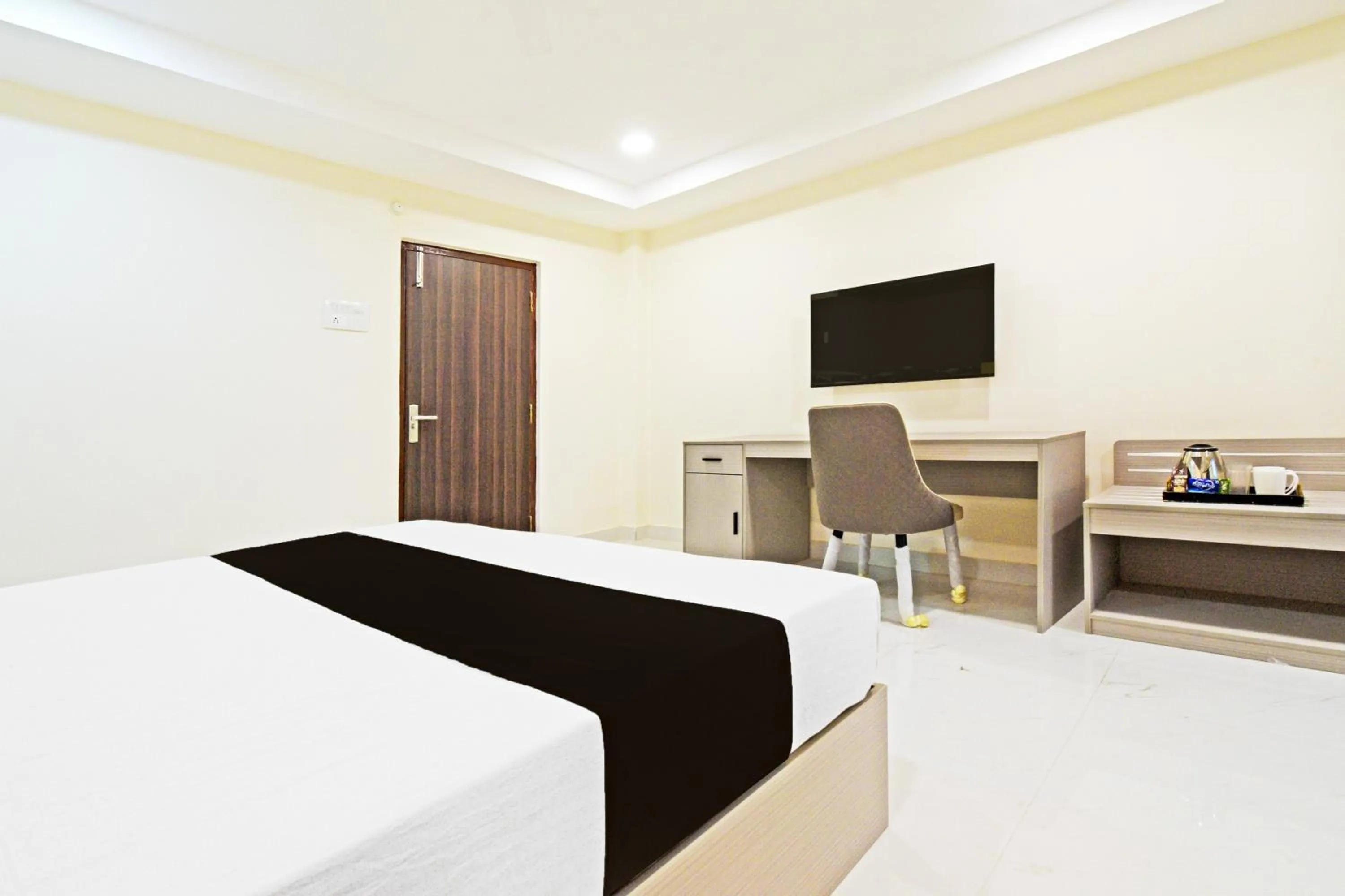 Bedroom, Bed in Super Collection O Sanath Nagar Near Railway Station