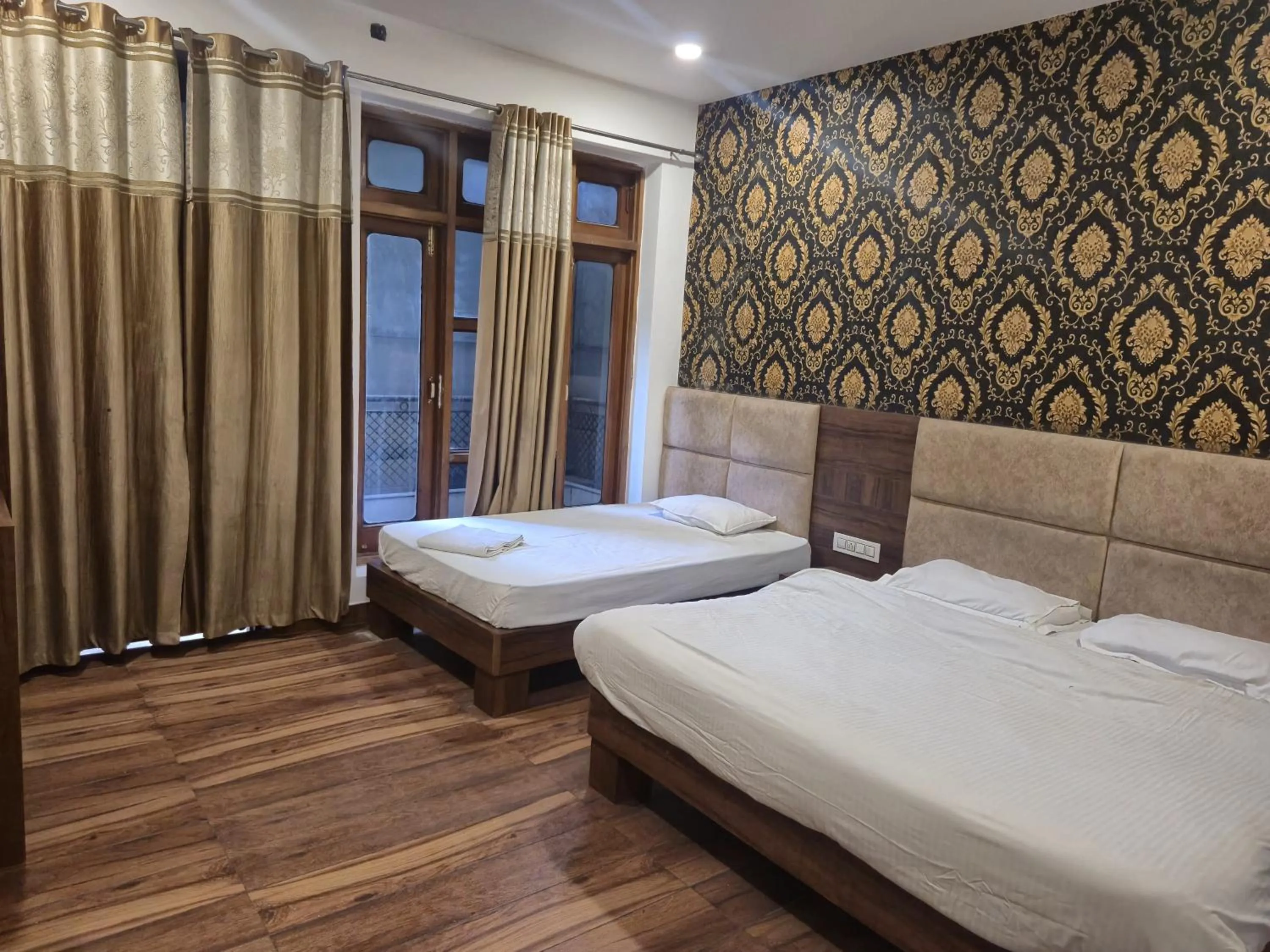 Photo of the whole room in JK Residency