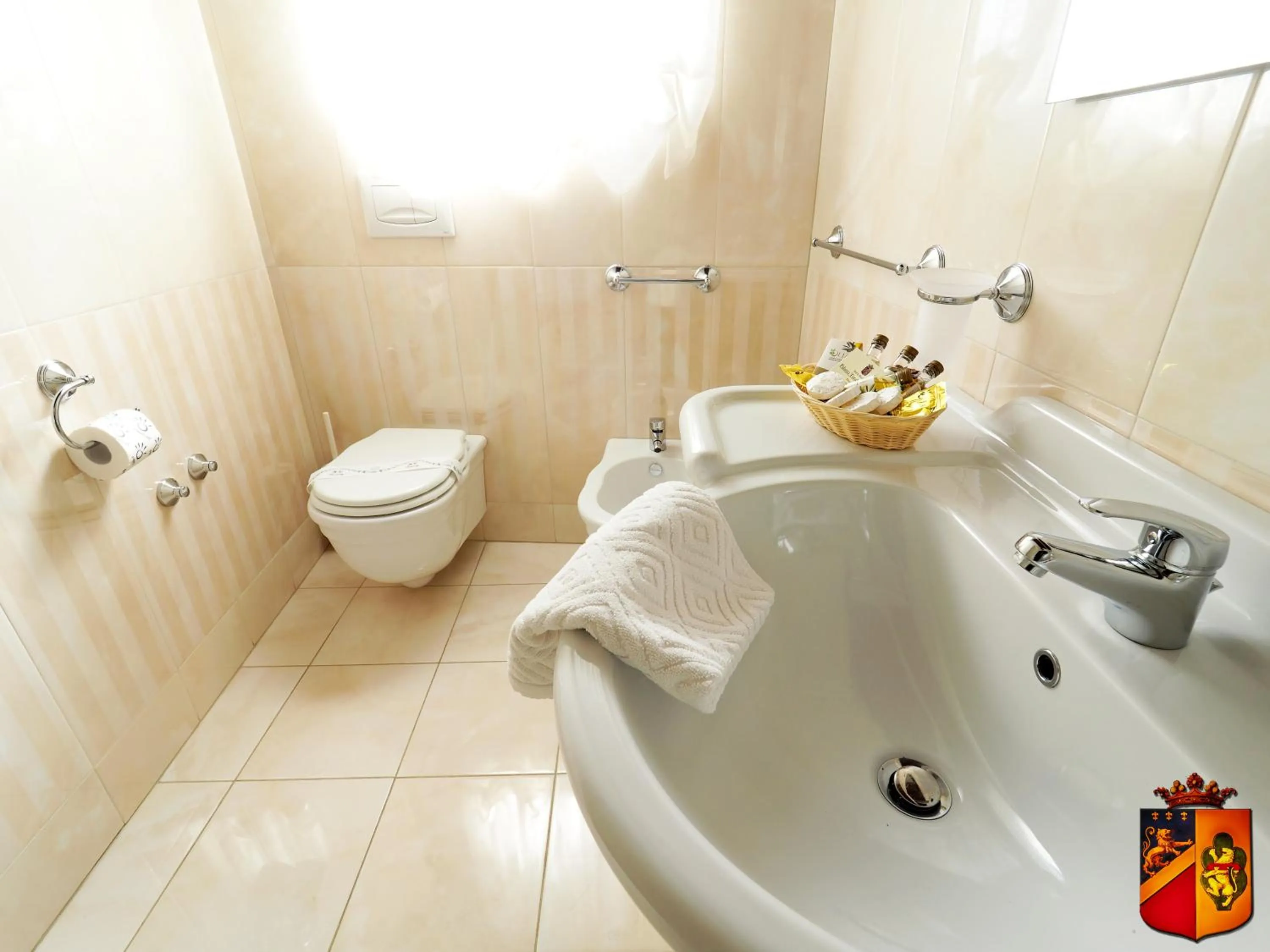 Bathroom in Palazzo Toraldo di Francia