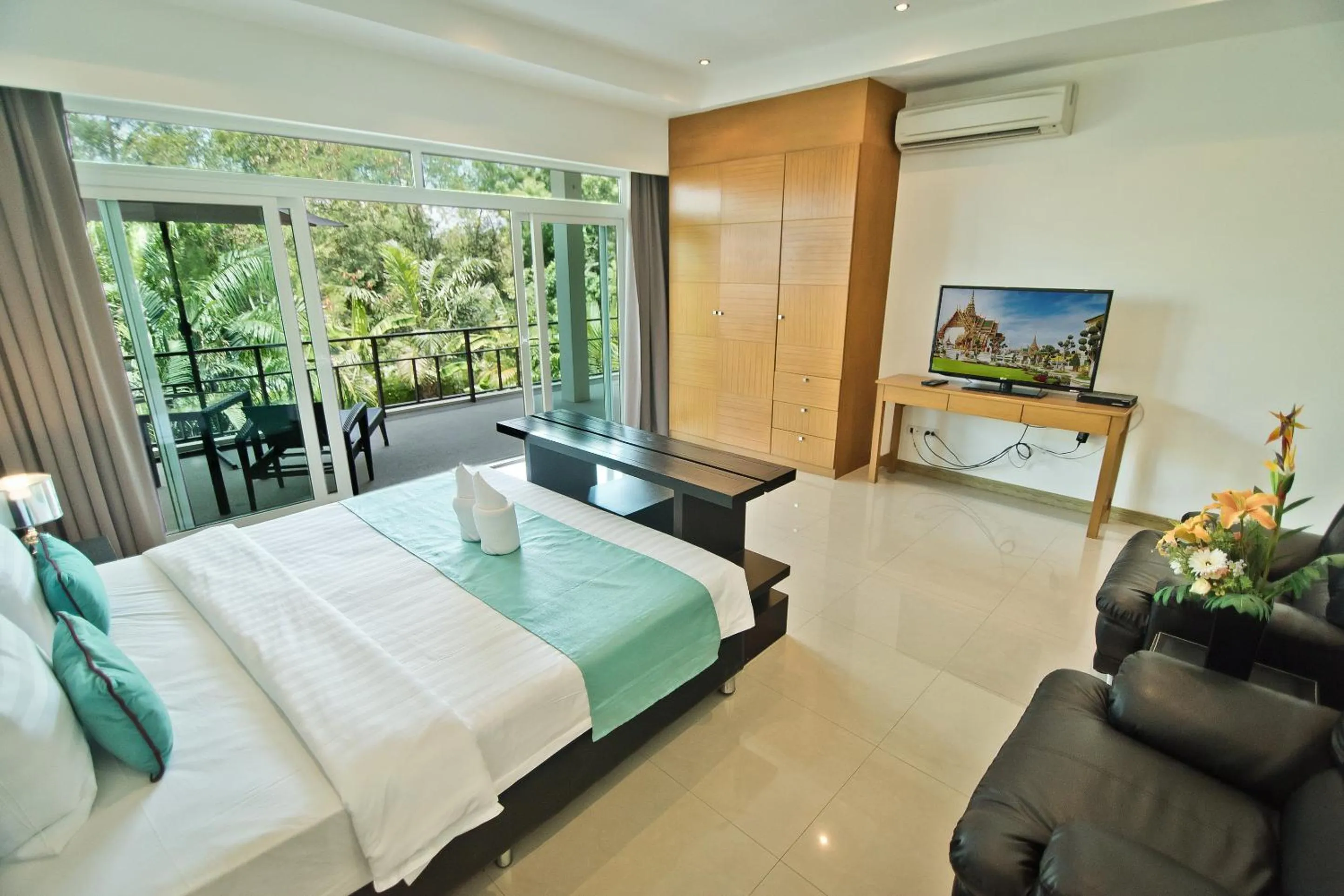 Bedroom, Bed in Tropicana Pool Villa