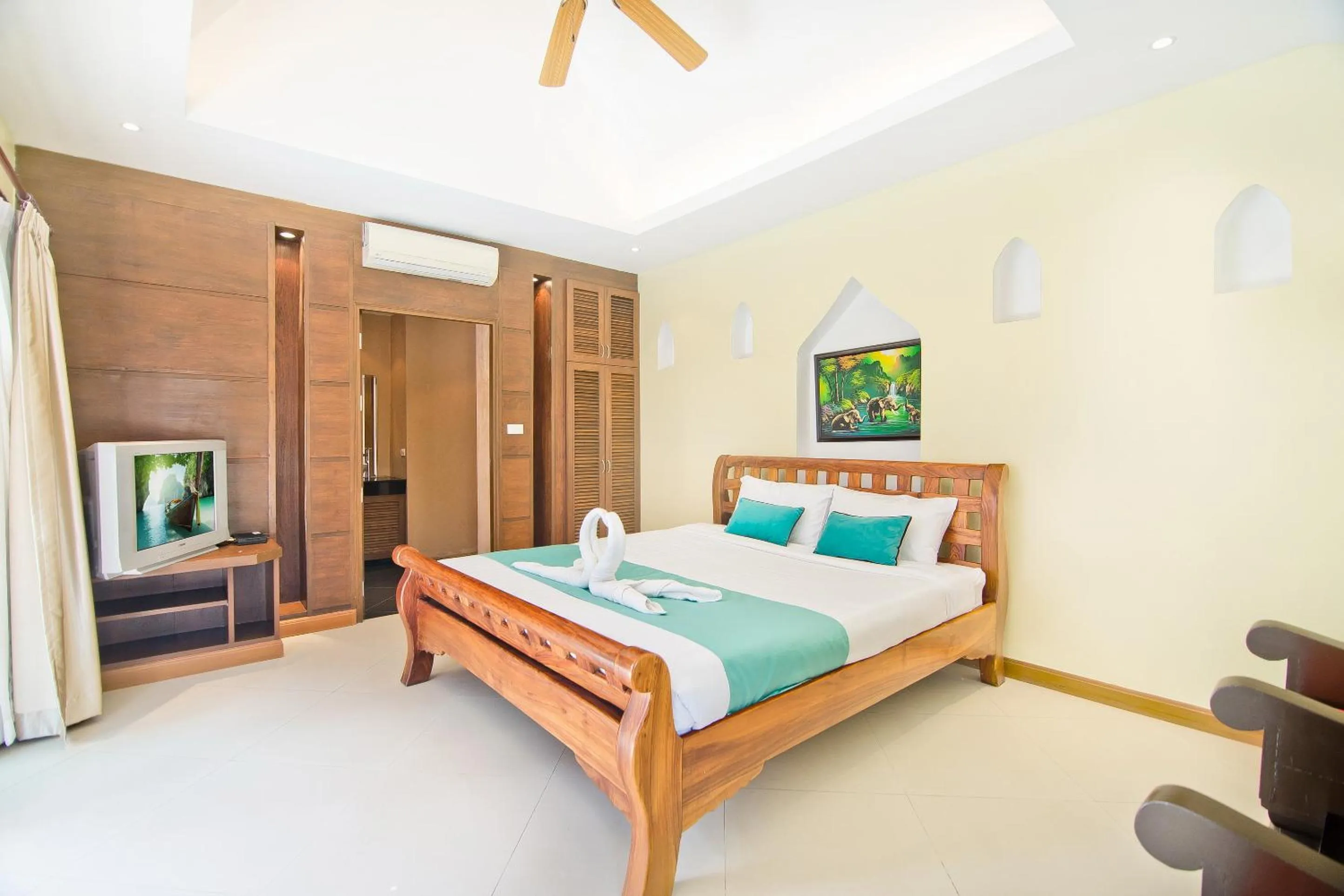 TV and multimedia, Bed in Tropicana Pool Villa