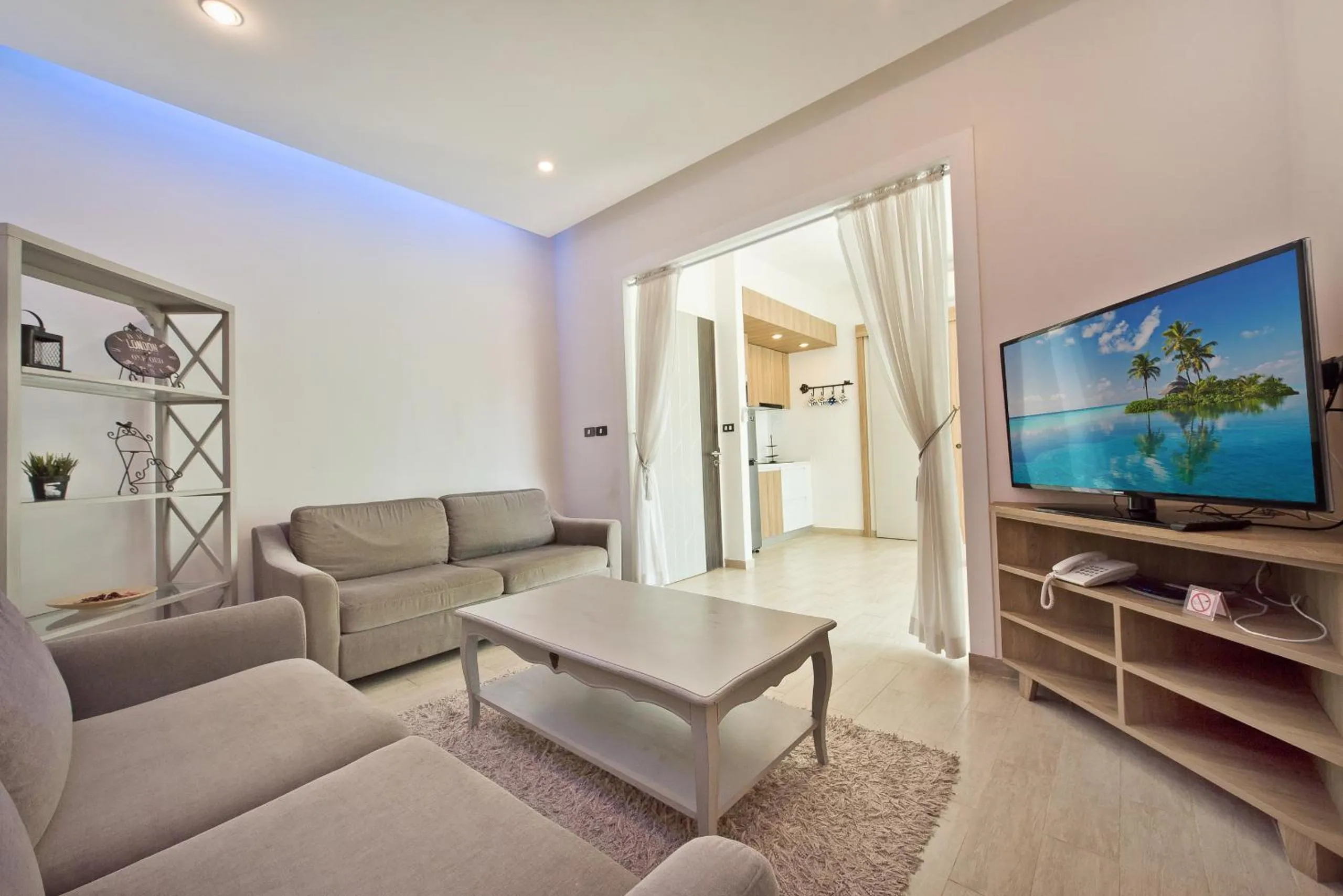 TV and multimedia in Tropicana Pool Villa