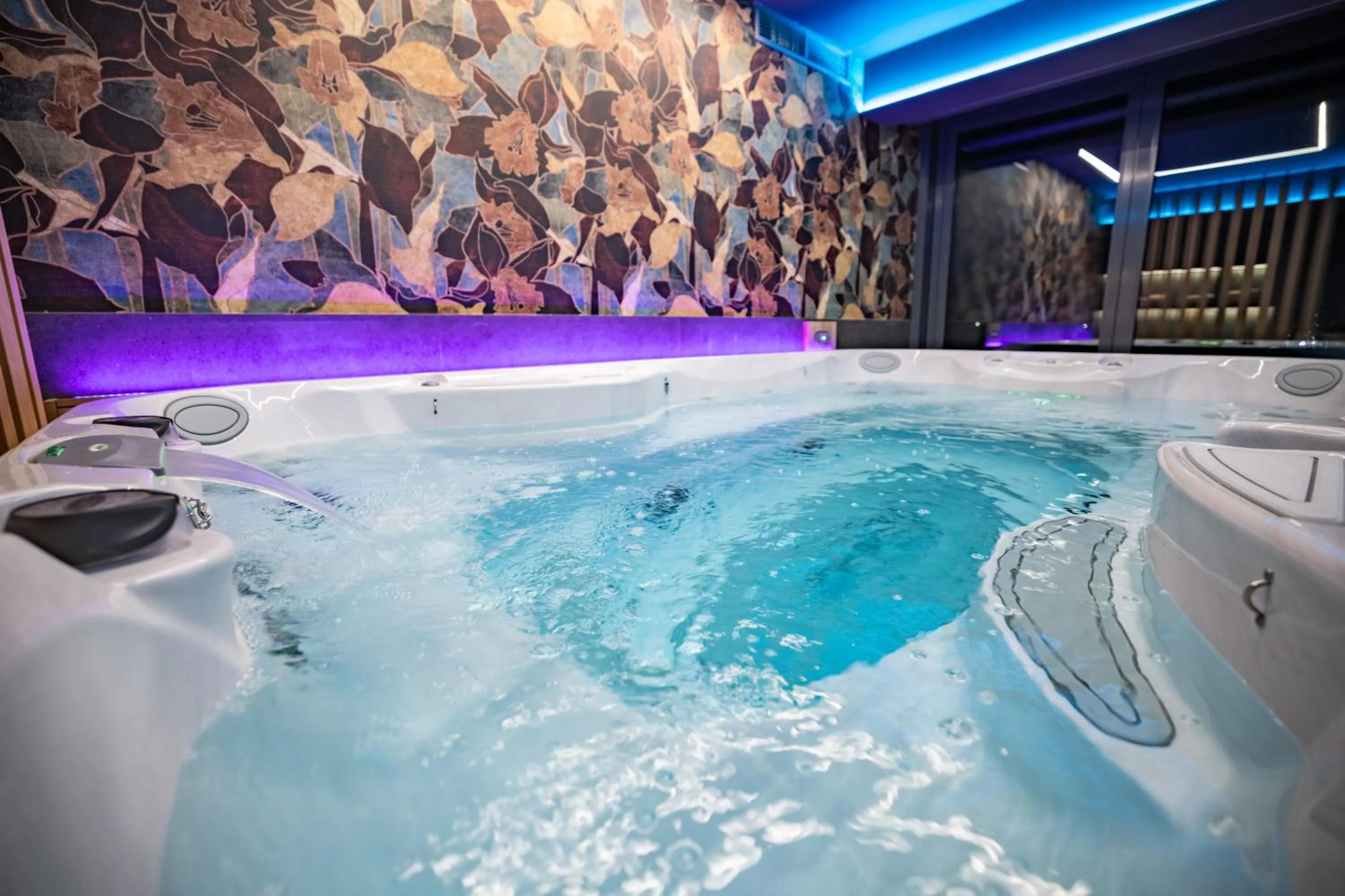 Hot Tub in Viale Boutique Hotel