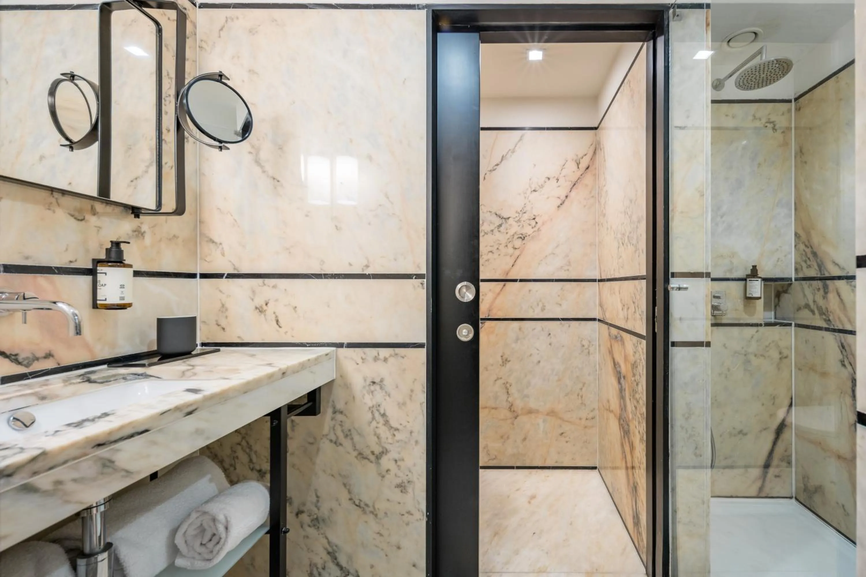 Bathroom in Descobertas Boutique Hotel by Aspasios