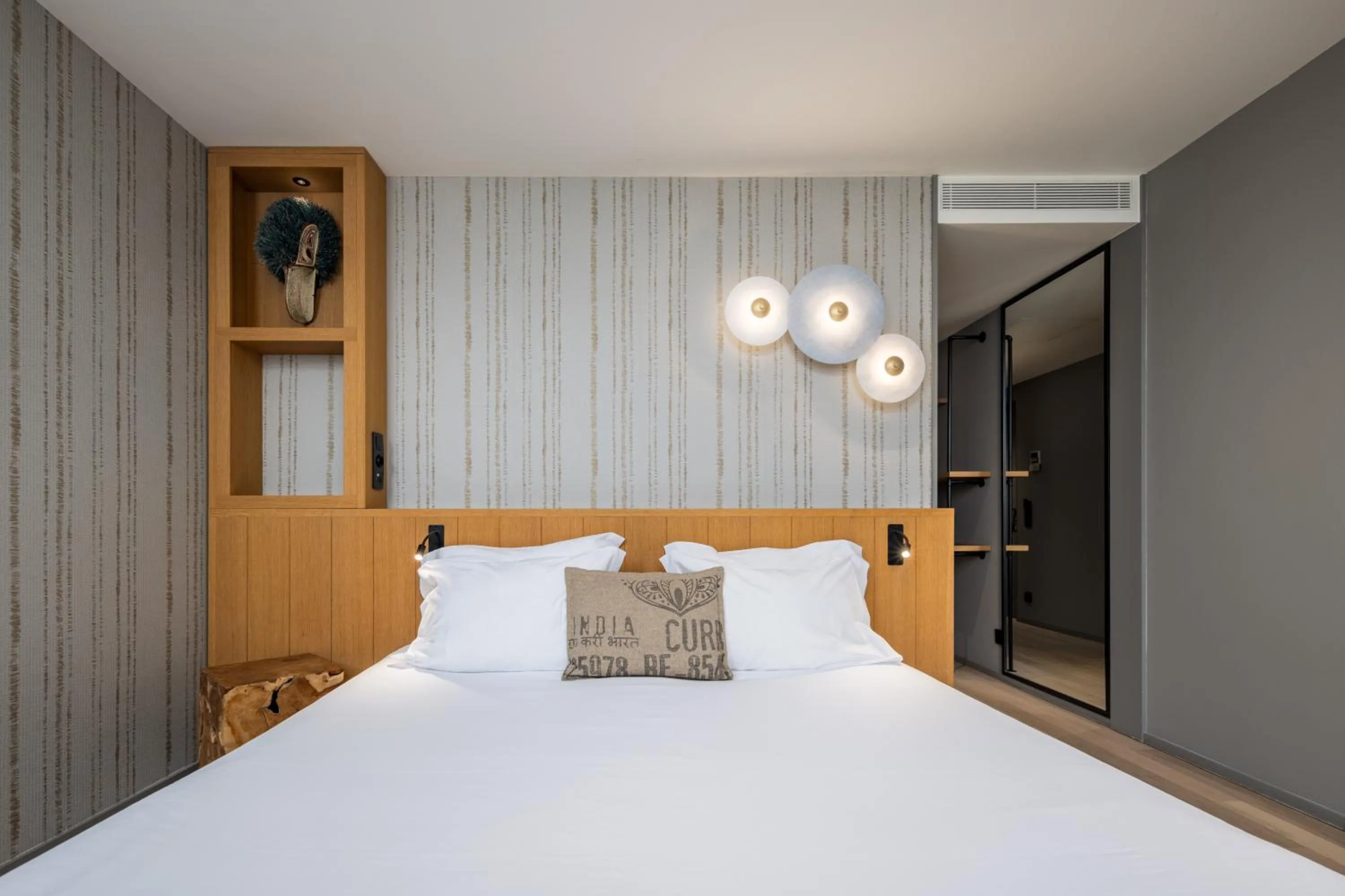 Bedroom, Bed in Descobertas Boutique Hotel by Aspasios