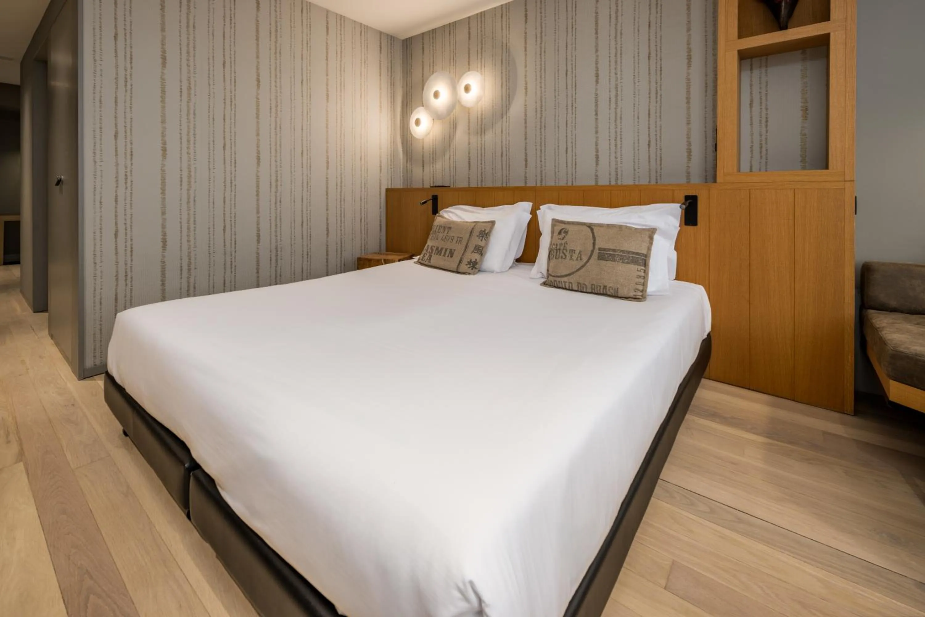 Bedroom, Bed in Descobertas Boutique Hotel by Aspasios