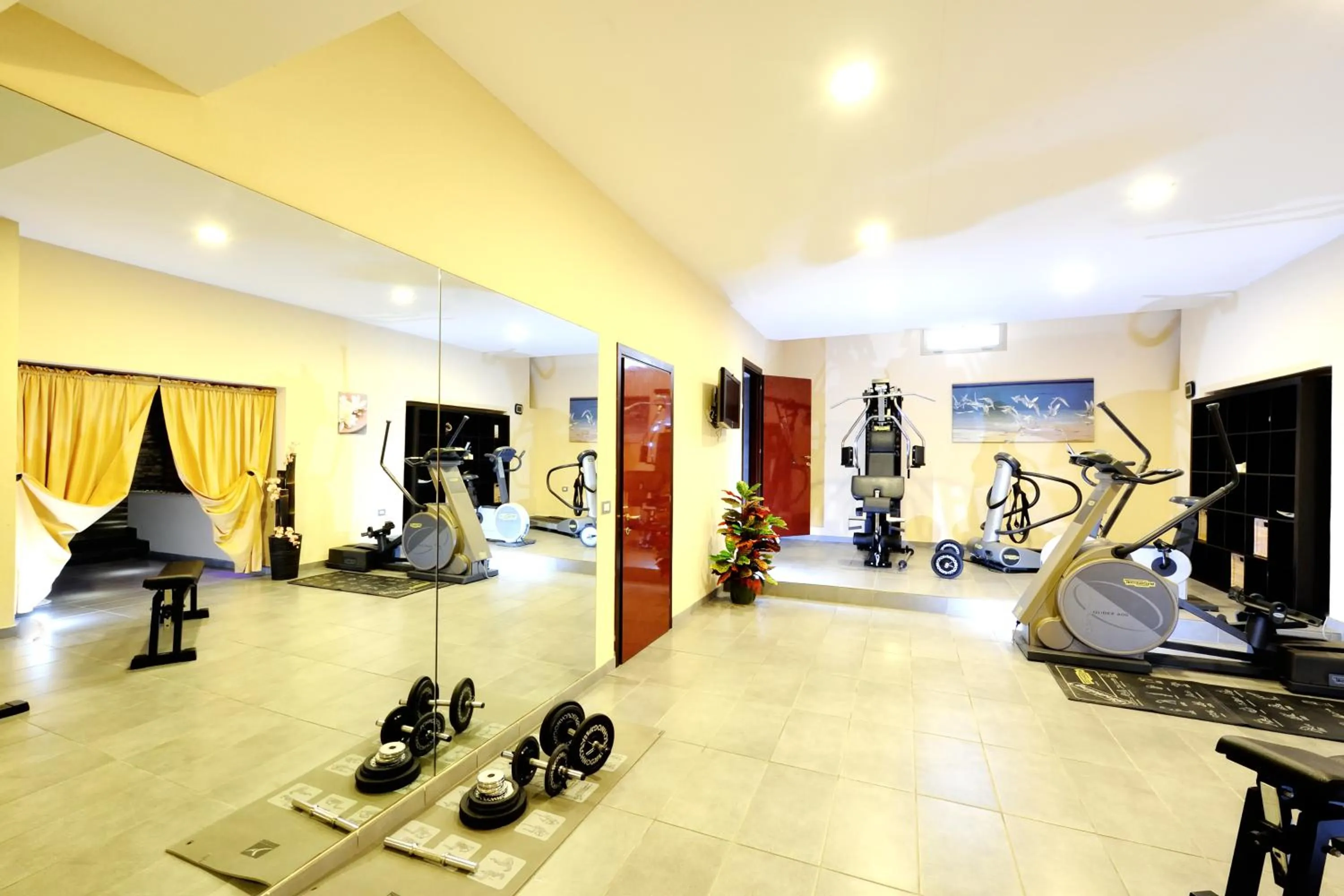 Fitness centre/facilities in Hotel Life