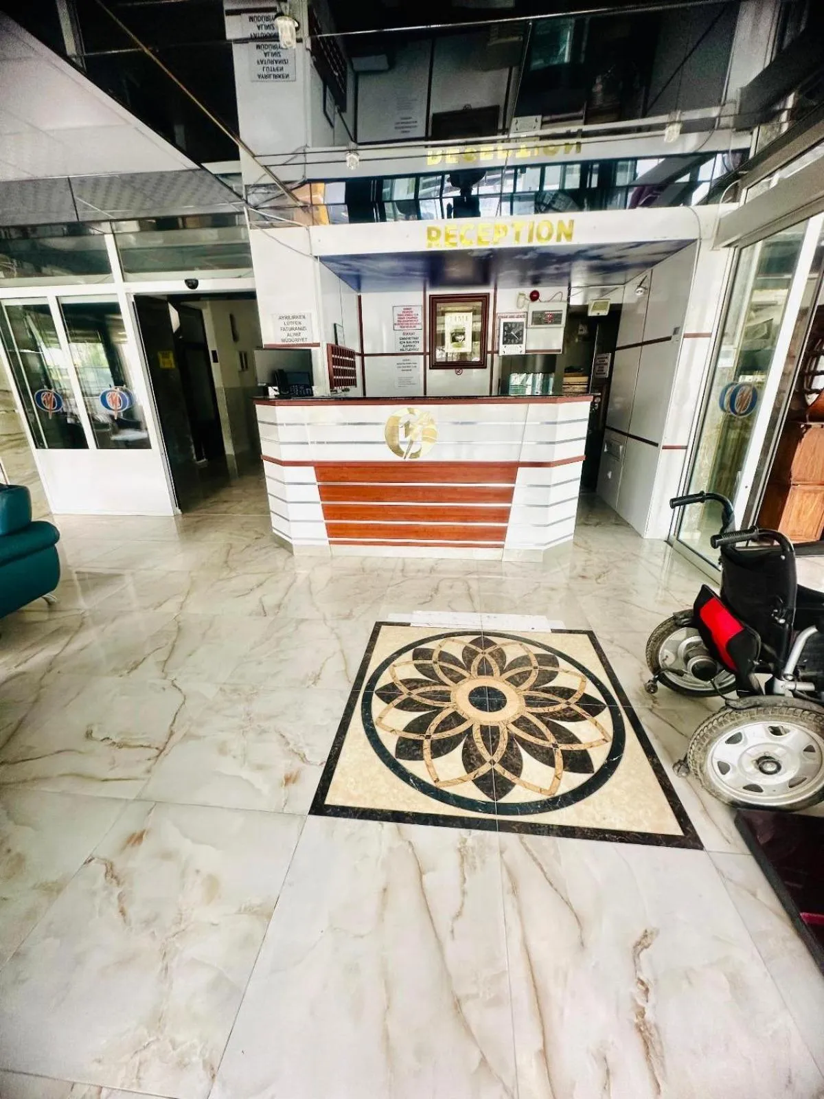 Lobby or reception in Yıldırım Otel