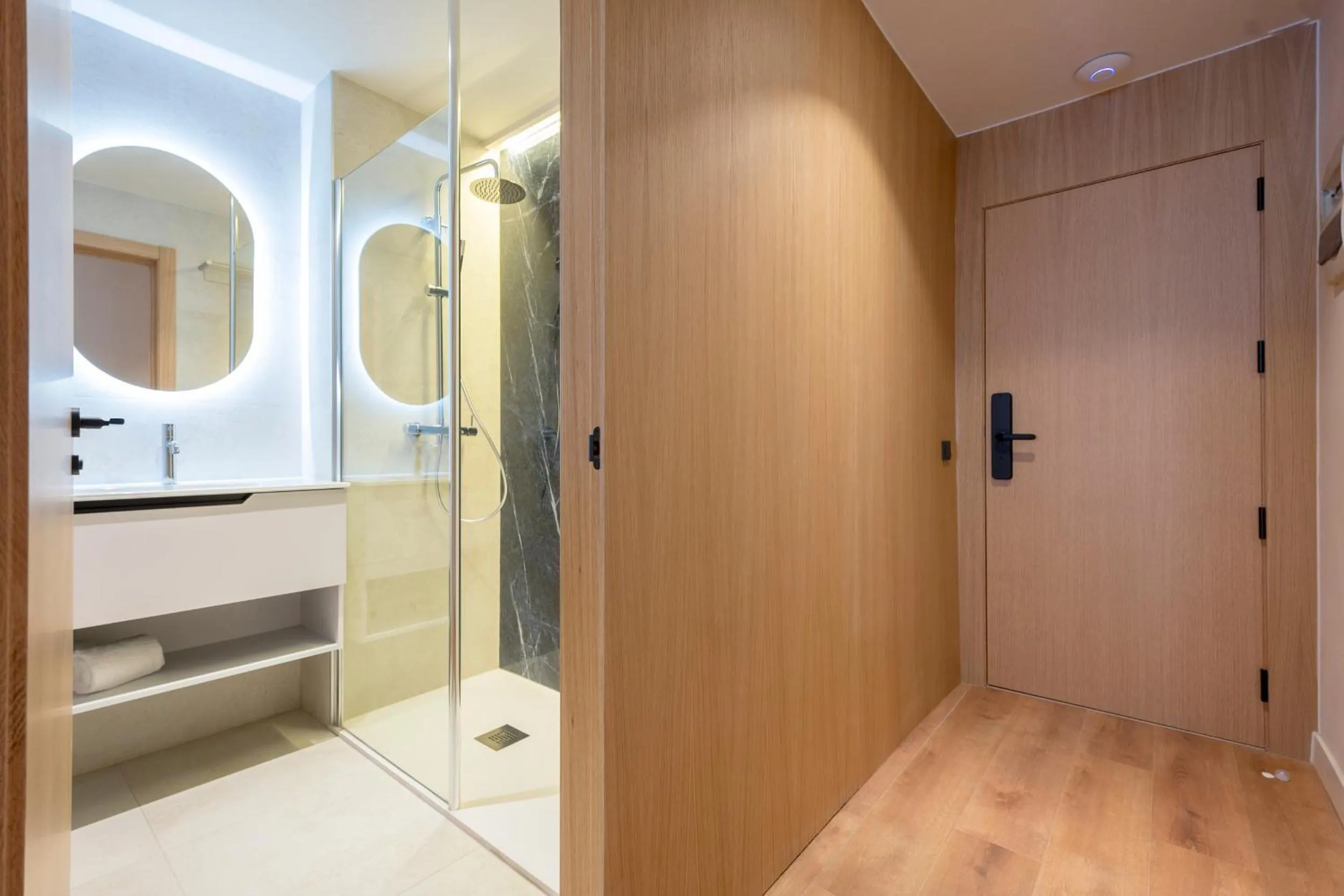 Shower in Iconic Suites