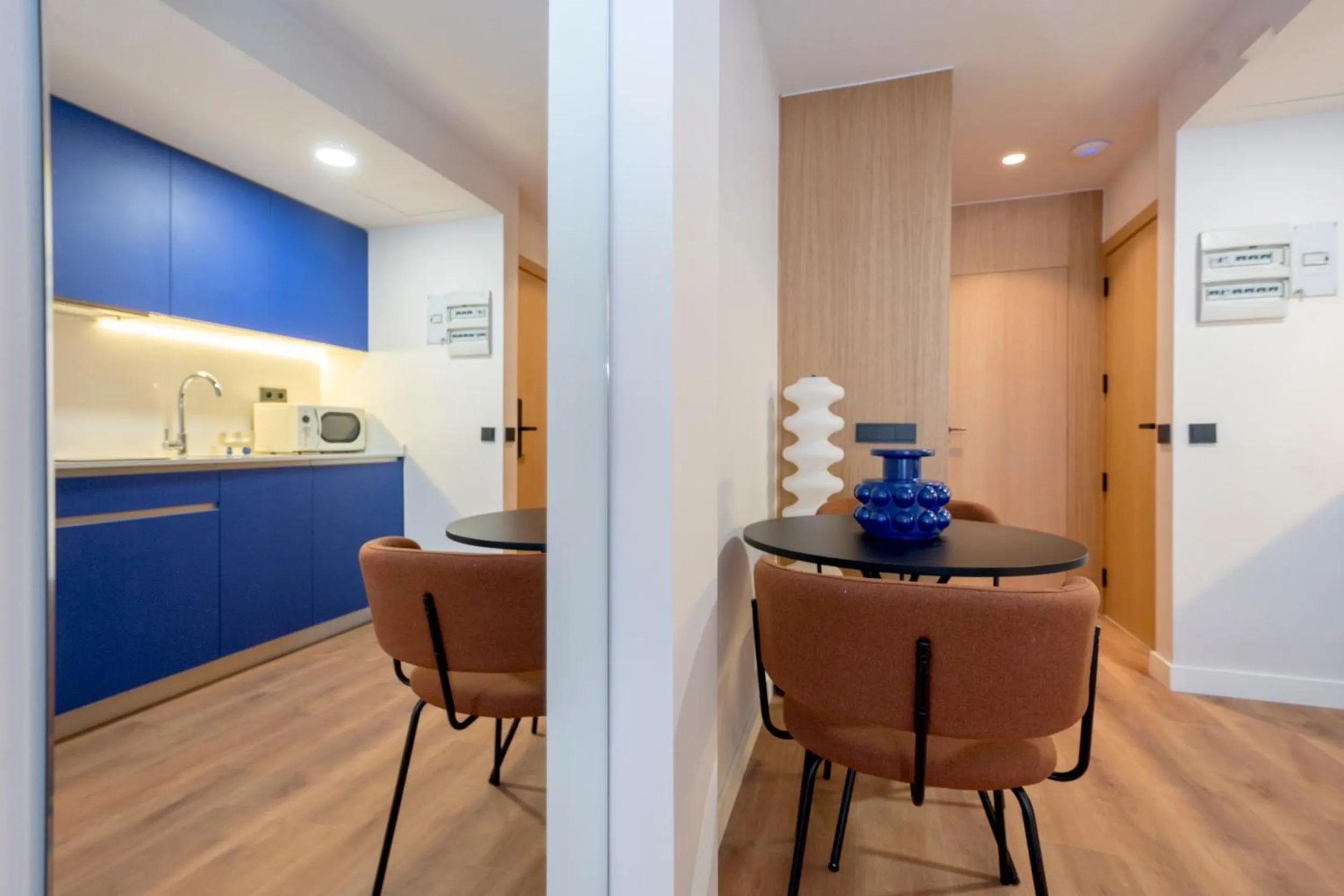 Kitchen or kitchenette in Iconic Suites