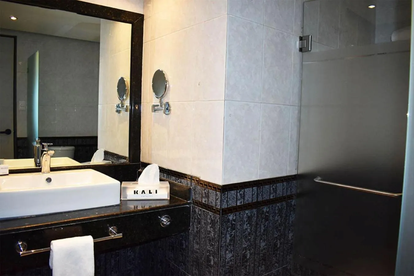 Shower in Hotel Torremolinos Vallejo Ciudad de Mexico