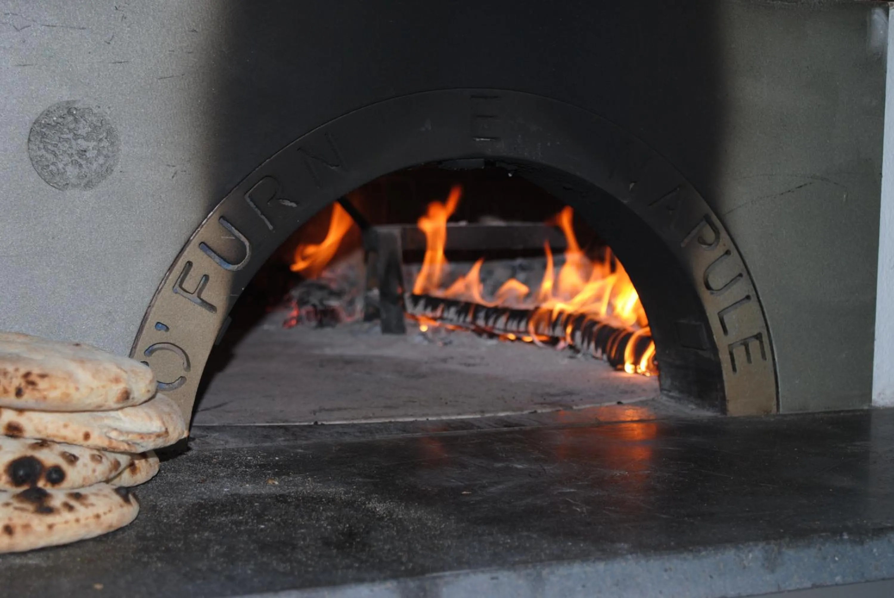 Restaurant/places to eat in Torre Del Sole