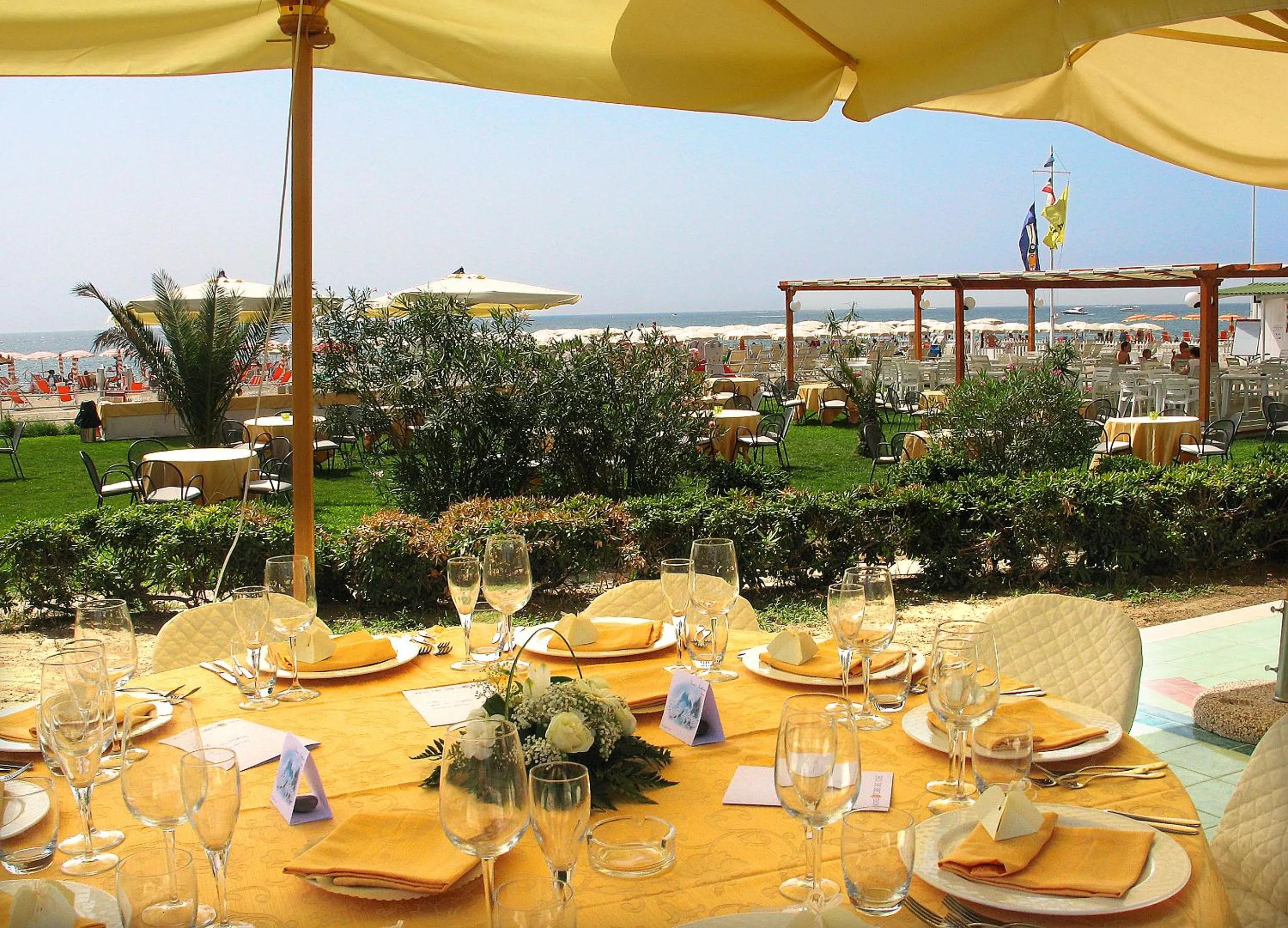 Restaurant/places to eat in Torre Del Sole
