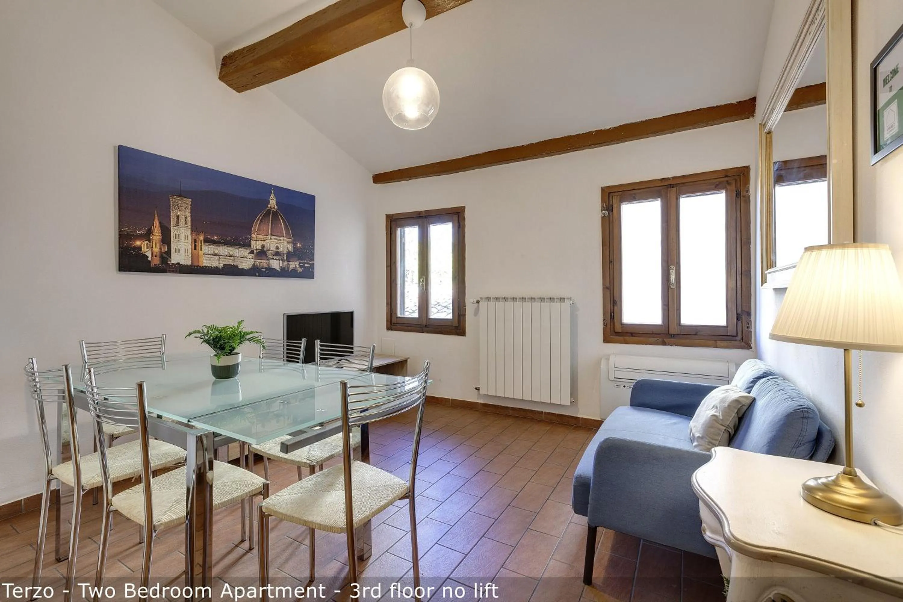 Living room in Palazzuolo Tower Apartments by Mamo Florence