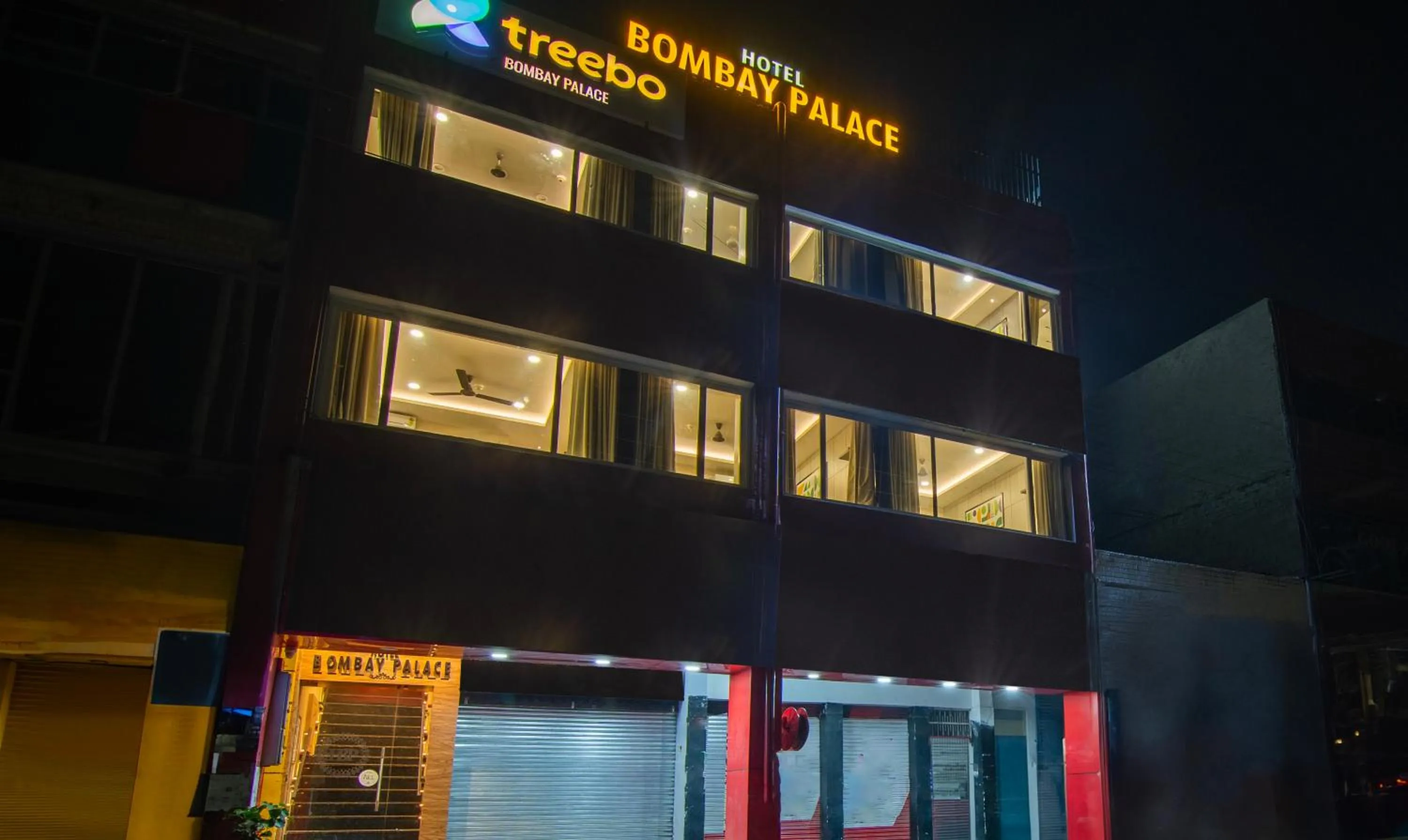Property building in Treebo Bombay Palace