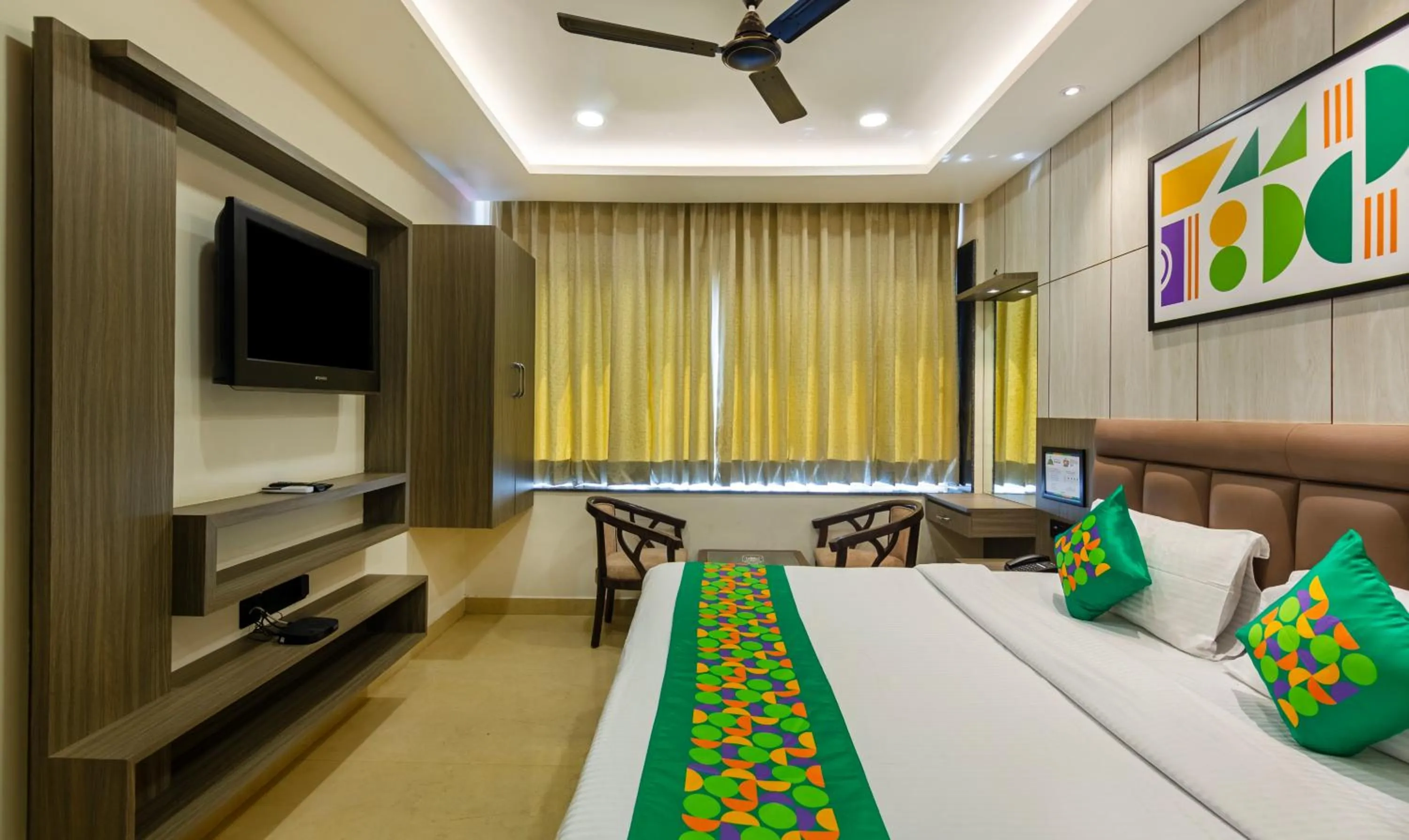 Bedroom, Bed in Treebo Bombay Palace