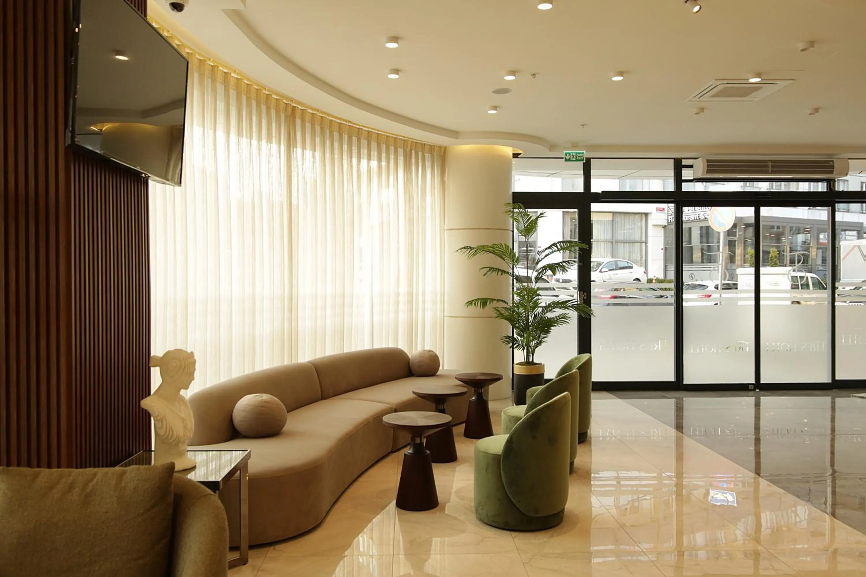 Lobby or reception in Tress Hotel