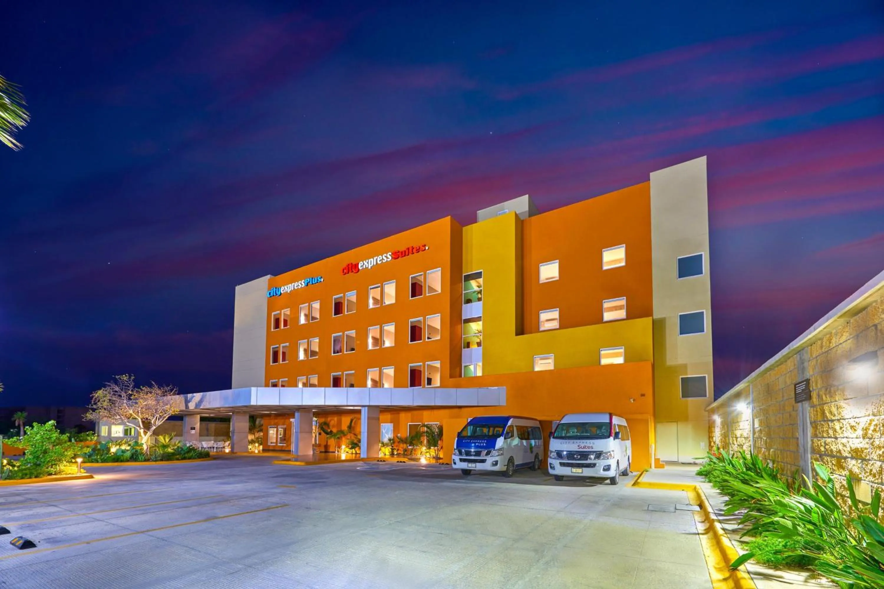 Property building in City Express Plus by Marriott Cabo San Lucas