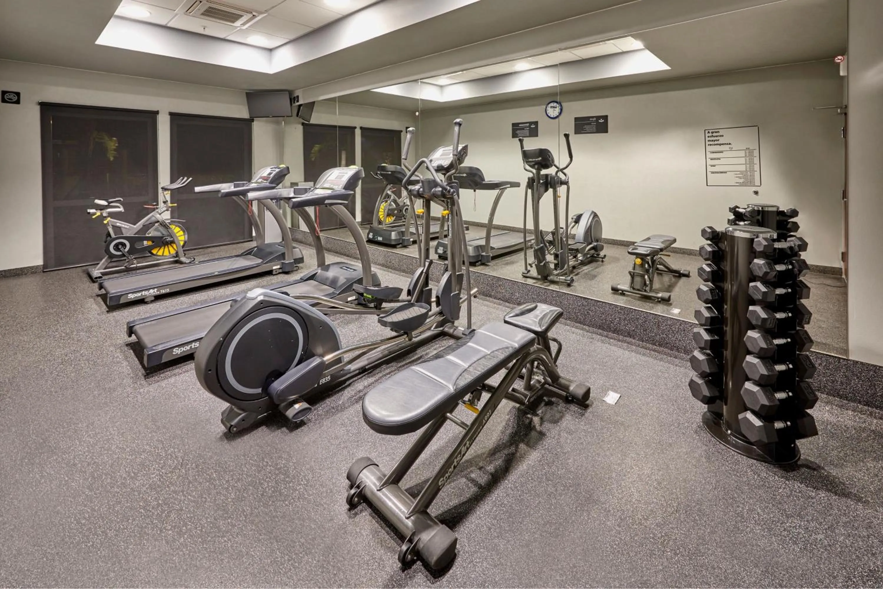 Fitness centre/facilities in City Express Plus by Marriott Cabo San Lucas
