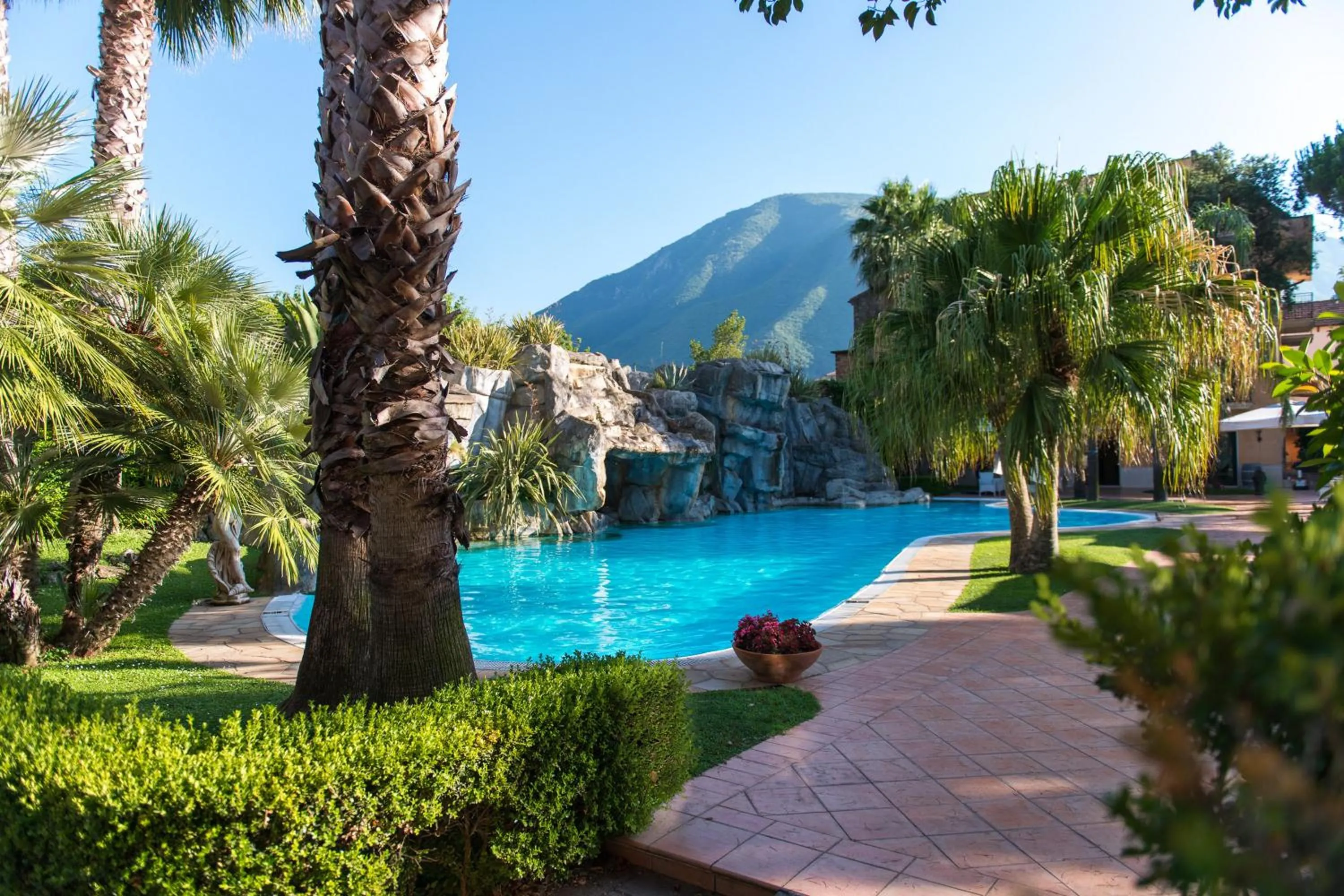 Pool view in Hotel Villa Albani