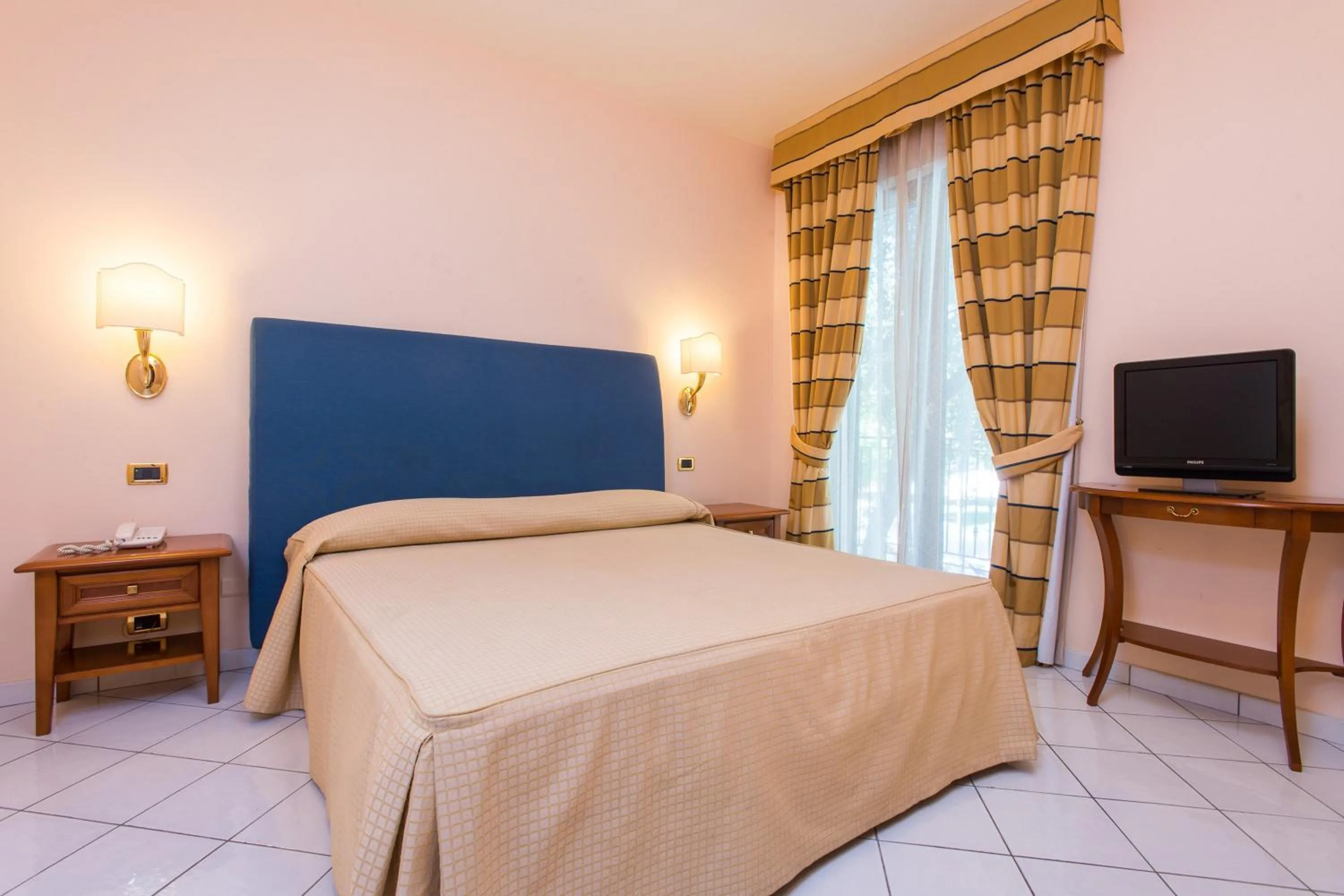 Bed in Hotel Villa Albani