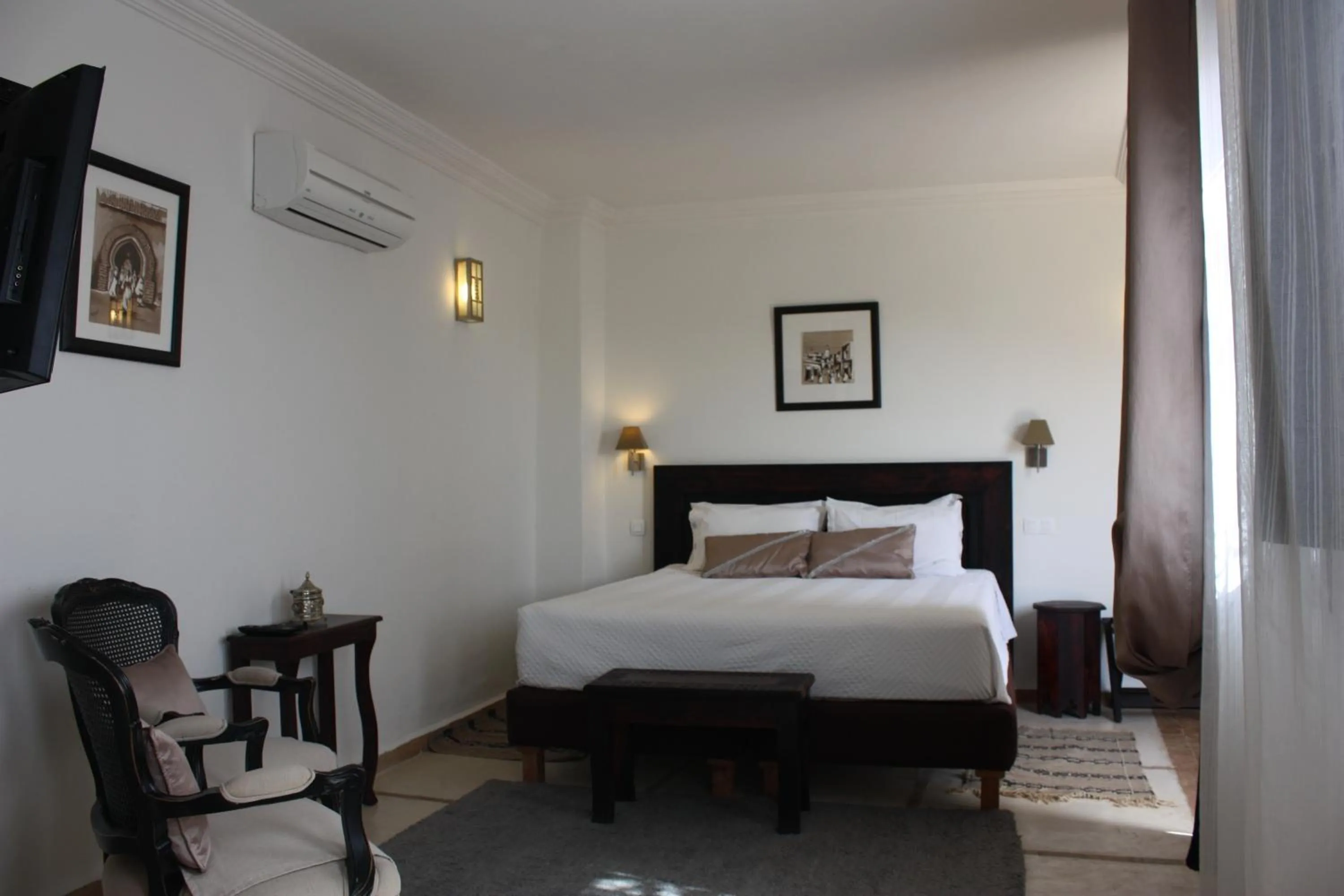 Photo of the whole room, Bed in Riad La Villa Marrakech