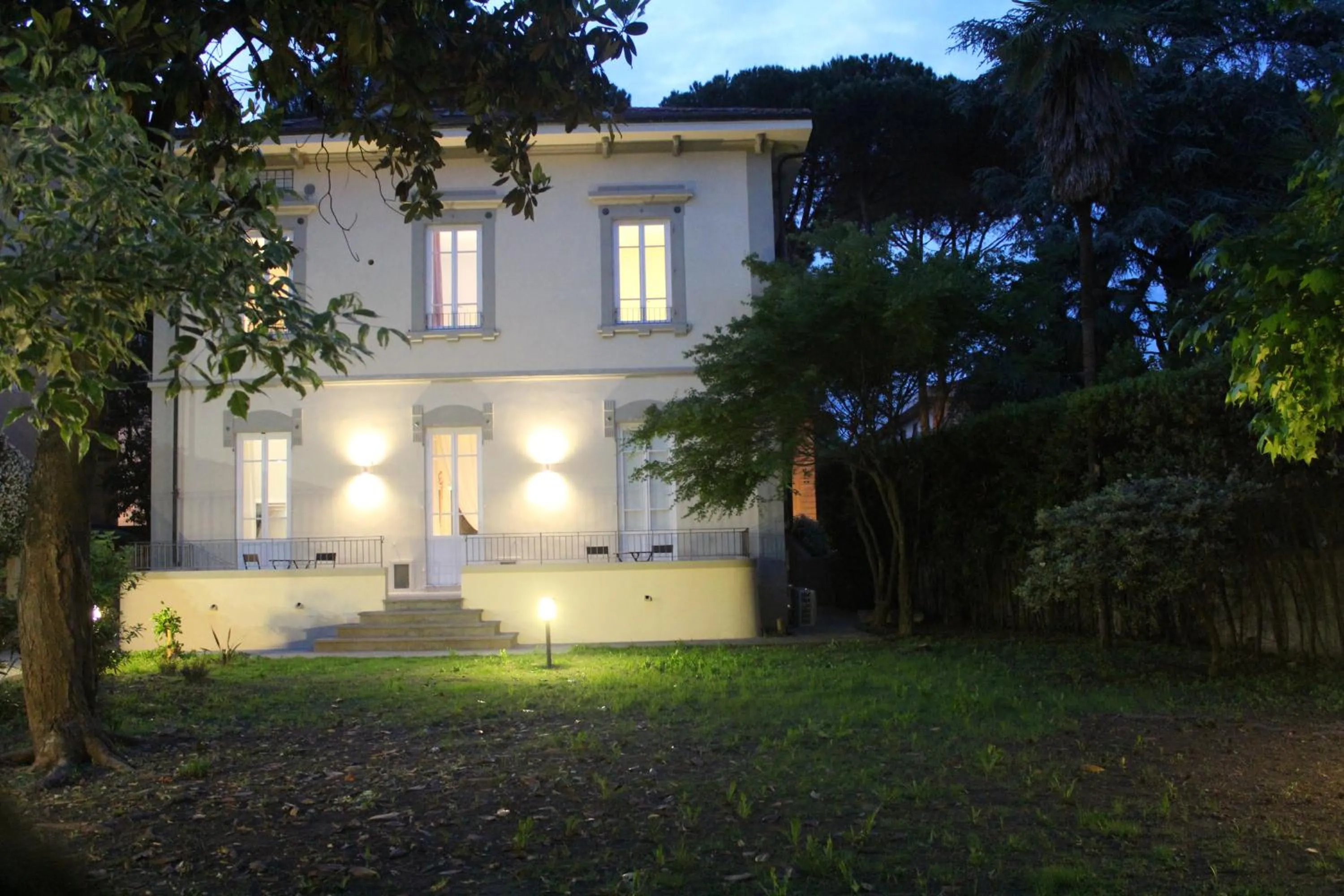 Property building in Lucca in Villa Lucrezia